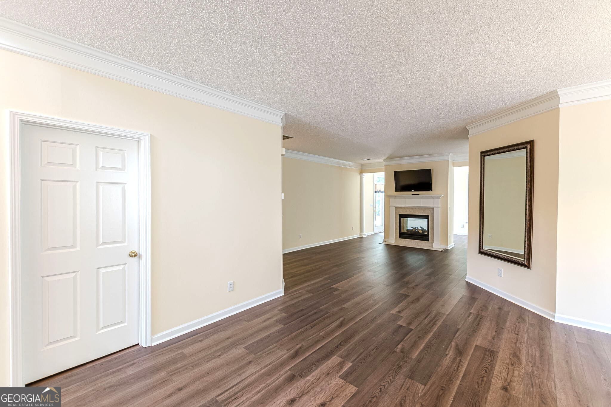 2 bedroom, 2 bathroom, 2,029 sq ft single family residence for sale at 180 Innisbrook Way, Fayetteville, GA 30214 — photo 2