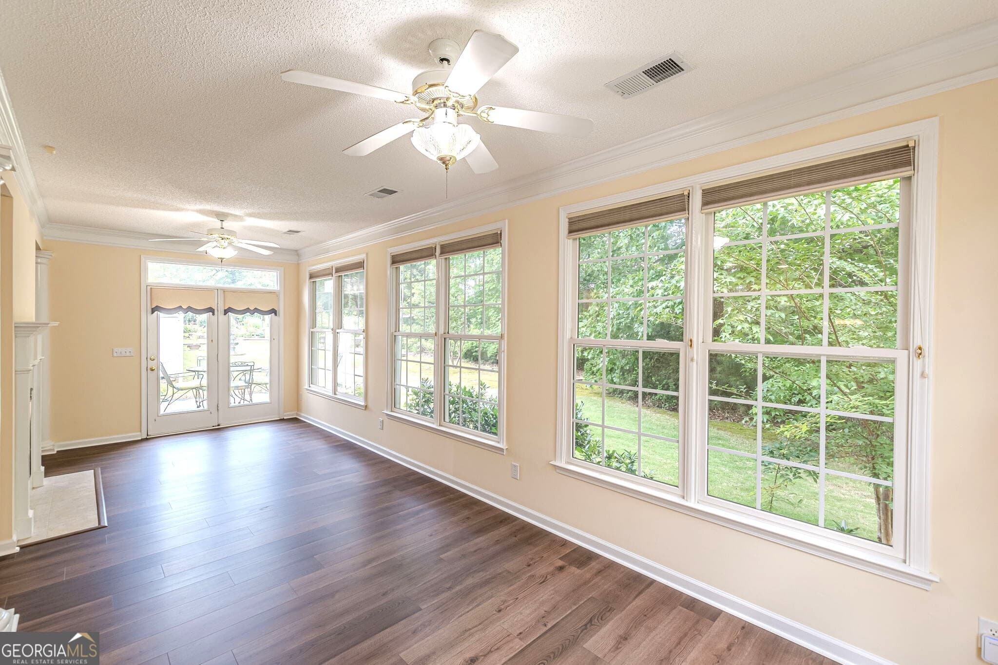 2 bedroom, 2 bathroom, 2,029 sq ft single family residence for sale at 180 Innisbrook Way, Fayetteville, GA 30214 — photo 3