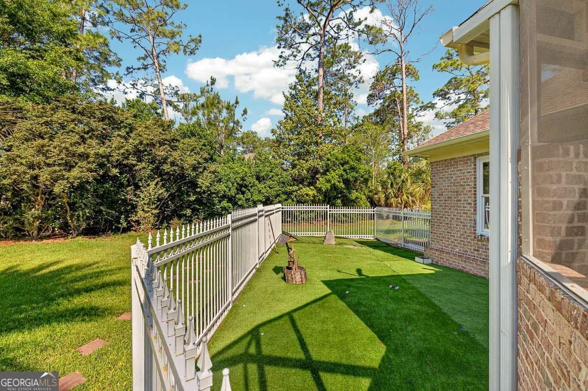 4 bedroom, 4 bathroom, 5,817 sq ft single family residence for sale at 12 Birdie Drive, Jesup, GA 31546 — photo 5