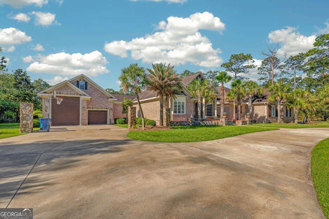4 bedroom, 4 bathroom, 5,817 sq ft single family residence for sale at 12 Birdie Drive, Jesup, GA 31546 — photo 10