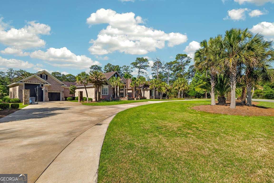 4 bedroom, 4 bathroom, 5,817 sq ft single family residence for sale at 12 Birdie Drive, Jesup, GA 31546 — photo 8
