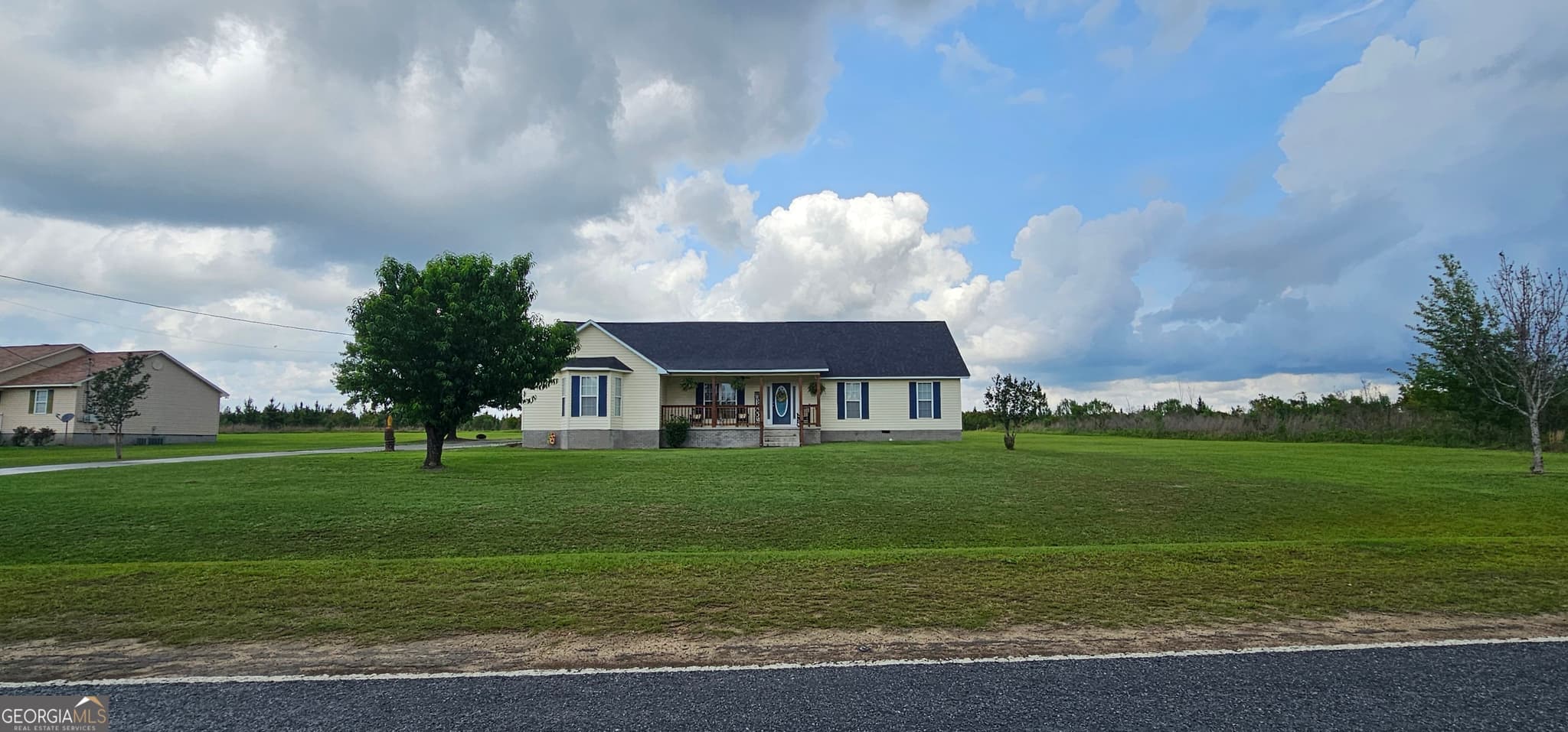 3 bedroom, 2 bathroom, 2,091 sq ft single family residence under contract at 157 Scarlett Ohara Drive, Ailey, GA 30410 — photo 2