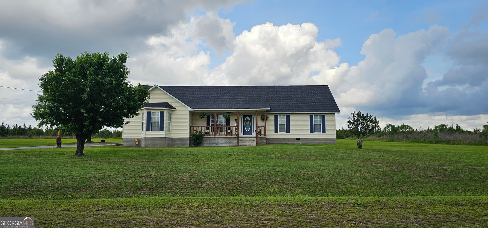 3 bedroom, 2 bathroom, 2,091 sq ft single family residence under contract at 157 Scarlett Ohara Drive, Ailey, GA 30410