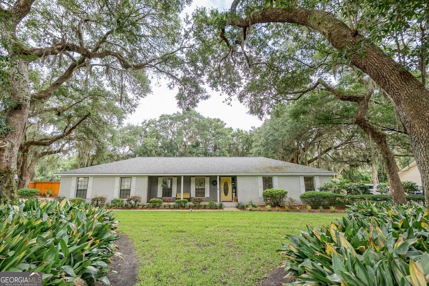 3 bedroom, 3 bathroom, 2,672 sq ft single family residence for sale at 79 Highland Oaks Court, St. Marys, GA 31558 — photo 1 of 81