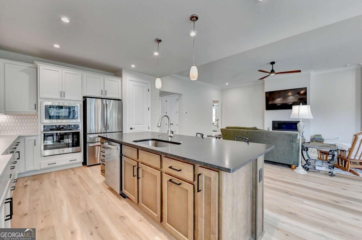 3 bedroom, 3.5 bathroom, 2,852 sq ft single family residence for sale at 295 Conway Trail, Hoschton, GA 30548 — photo 3