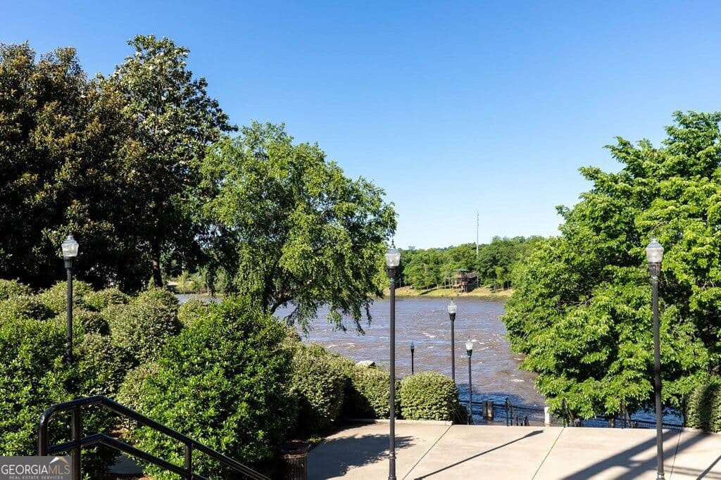 1 bedroom, 1 bathroom, 890 sq ft condominium for sale at 1201 Front Avenue 00206, Columbus, GA 31901 — photo 3