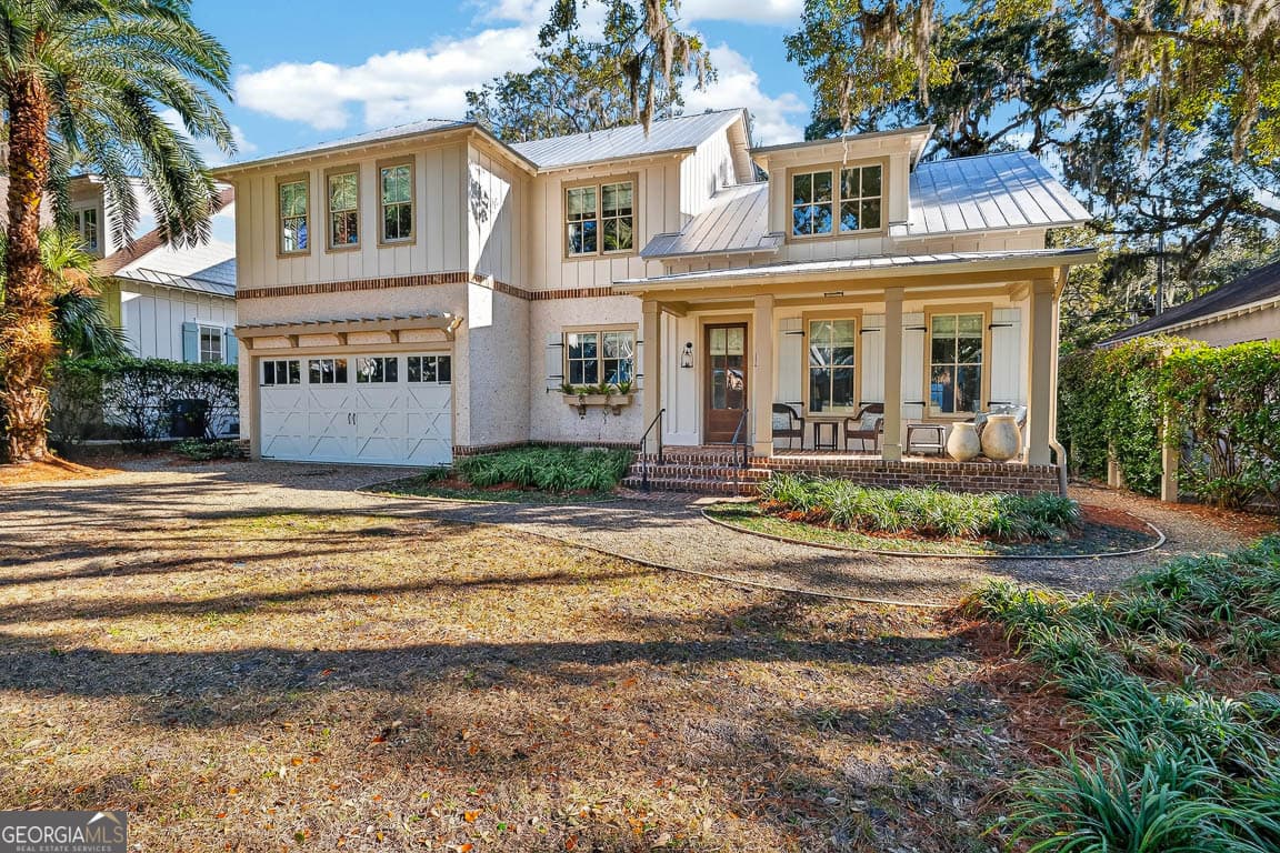 4 bedroom, 3.5 bathroom, 3,291 sq ft single family residence for rent at 1030 Village Oaks Lane, St. Simons, GA 31522 for $7,500 a month — photo 2