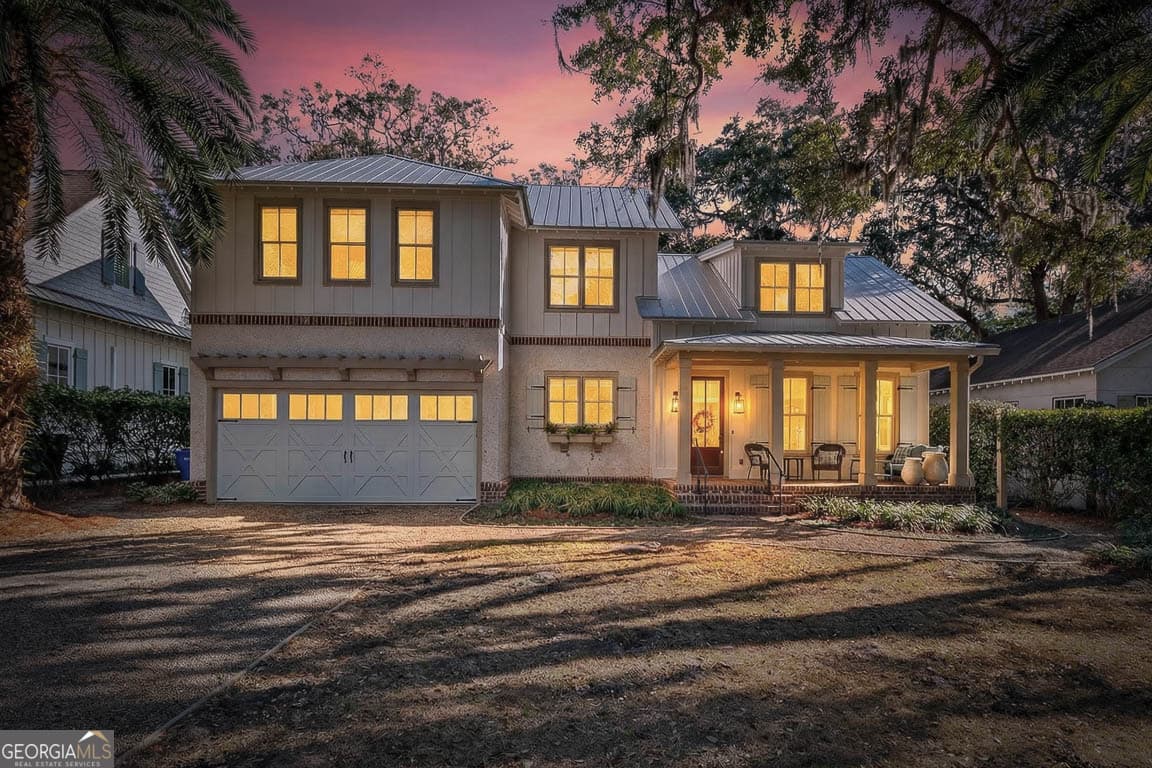 4 bedroom, 3.5 bathroom, 3,291 sq ft single family residence for rent at 1030 Village Oaks Lane, St. Simons, GA 31522 for $7,500 a month — photo 1 of 43