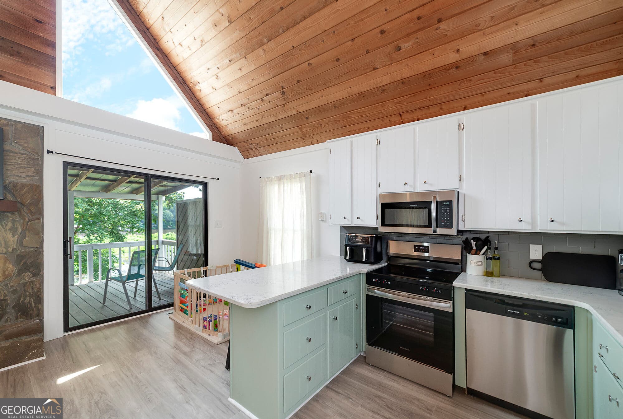 2 bedroom, 2 bathroom, 1,296 sq ft single family residence for sale at 80 Franklin Road, Eatonton, GA 31024 — photo 9