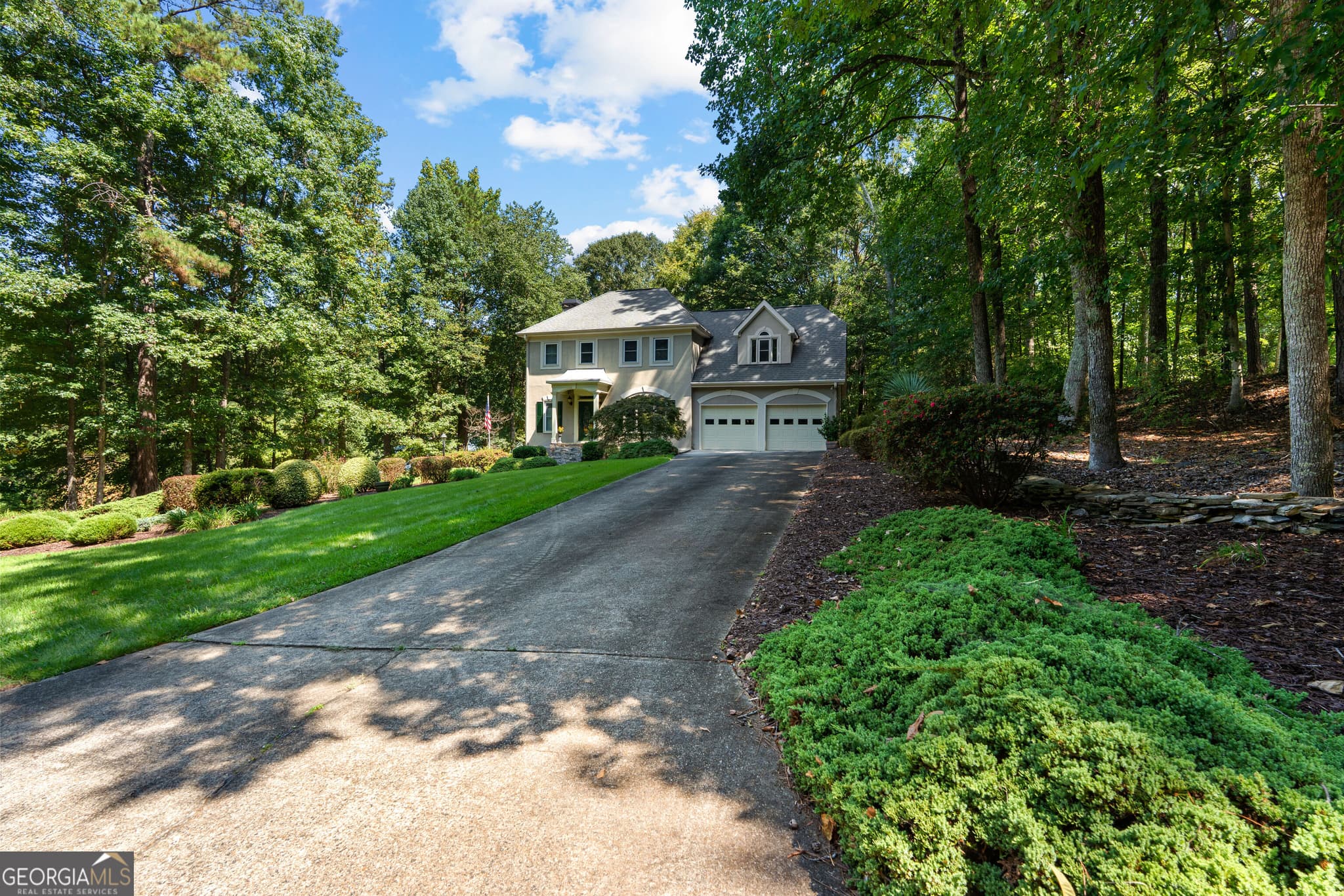 3 bedroom, 2.5 bathroom, 2,665 sq ft single family residence for sale at 15 Oak Ridge Drive, Sharpsburg, GA 30277 — photo 2