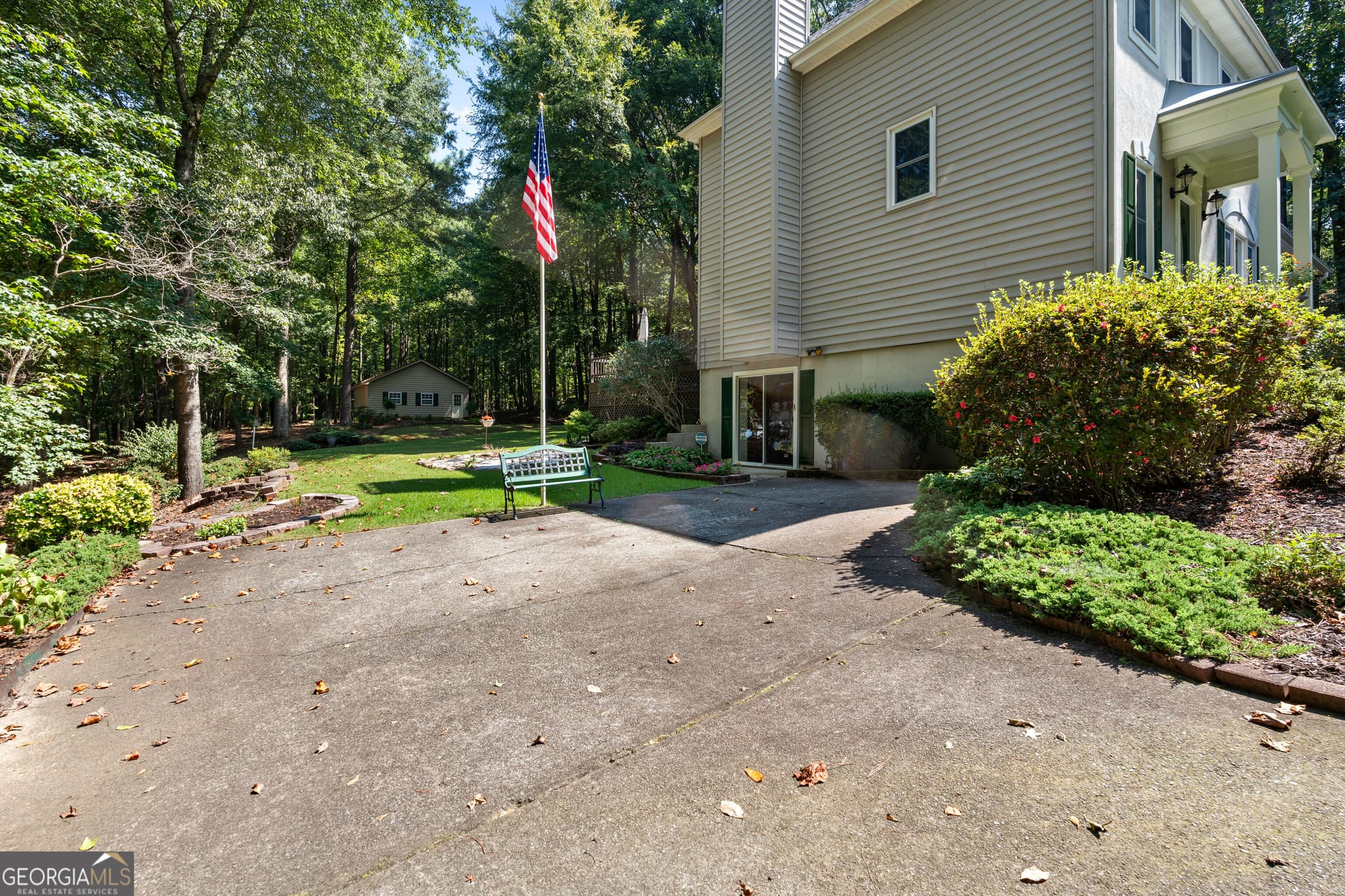 3 bedroom, 2.5 bathroom, 2,665 sq ft single family residence for sale at 15 Oak Ridge Drive, Sharpsburg, GA 30277 — photo 6