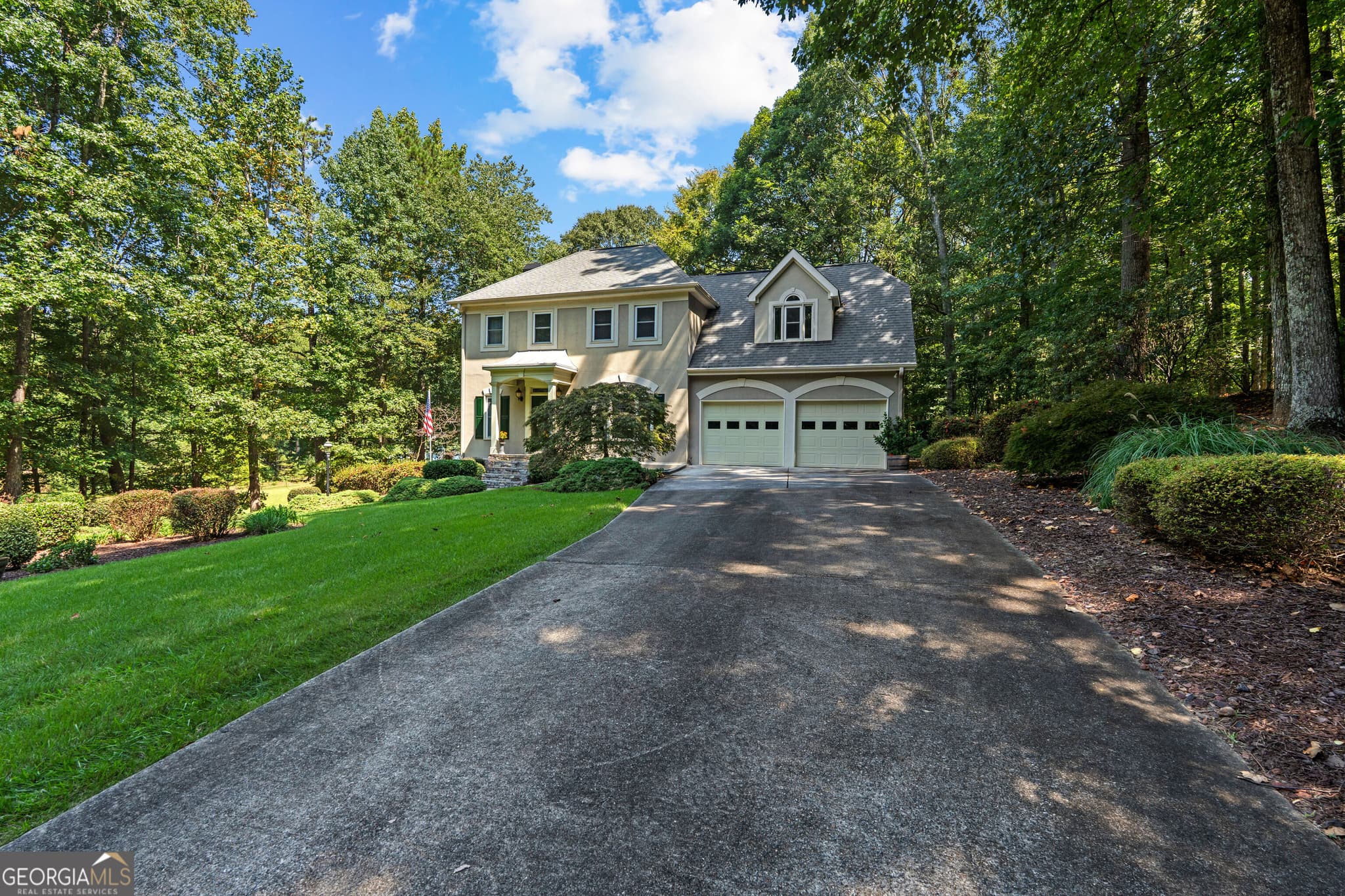3 bedroom, 2.5 bathroom, 2,665 sq ft single family residence for sale at 15 Oak Ridge Drive, Sharpsburg, GA 30277 — photo 3