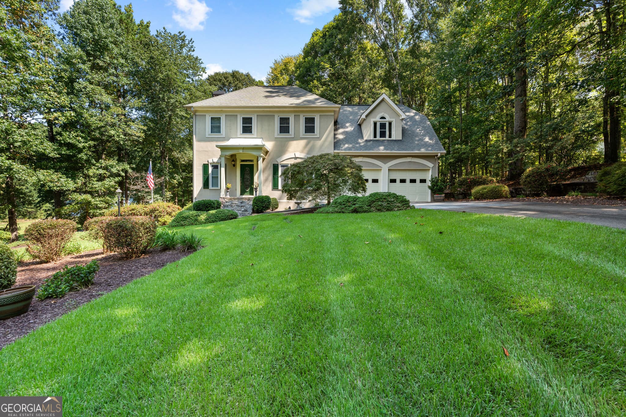 3 bedroom, 2.5 bathroom, 2,665 sq ft single family residence for sale at 15 Oak Ridge Drive, Sharpsburg, GA 30277 — photo 4