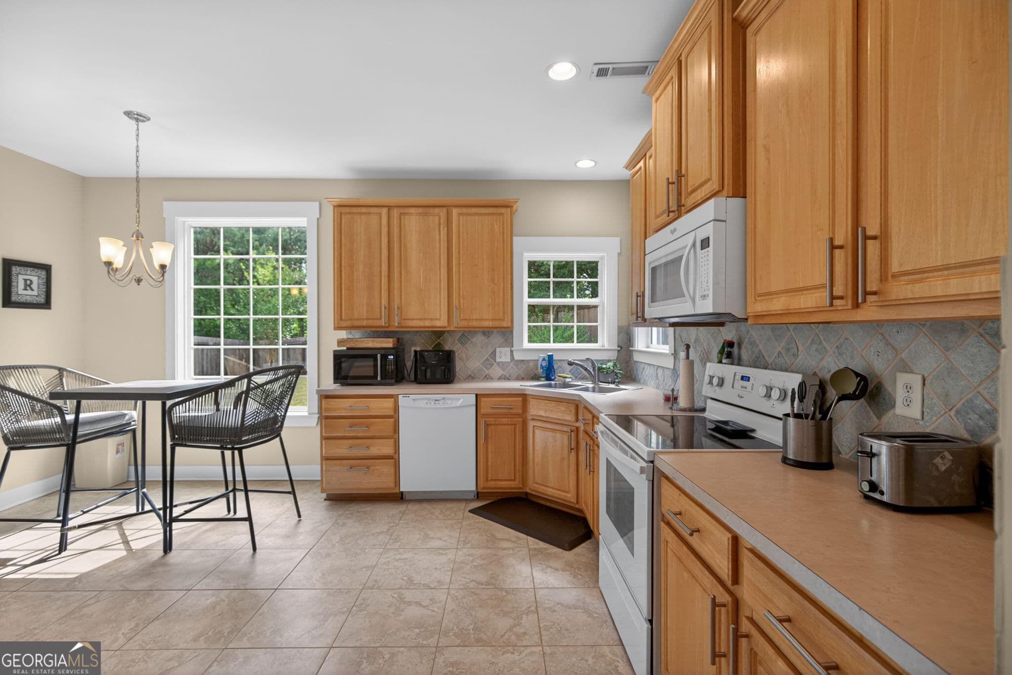 4 bedroom, 2.5 bathroom, 2,032 sq ft single family residence for sale at 507 Rippling Court, Temple, GA 30179 — photo 7