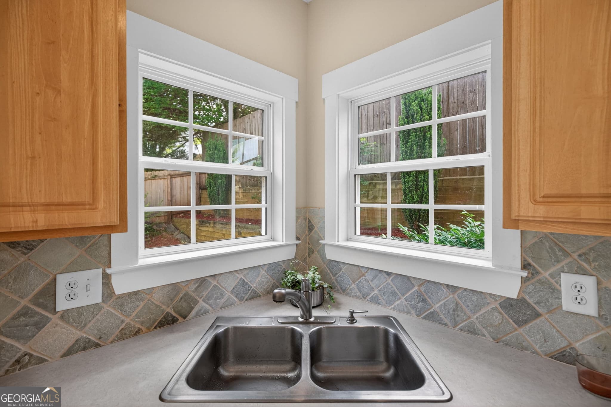 4 bedroom, 2.5 bathroom, 2,032 sq ft single family residence for sale at 507 Rippling Court, Temple, GA 30179 — photo 9