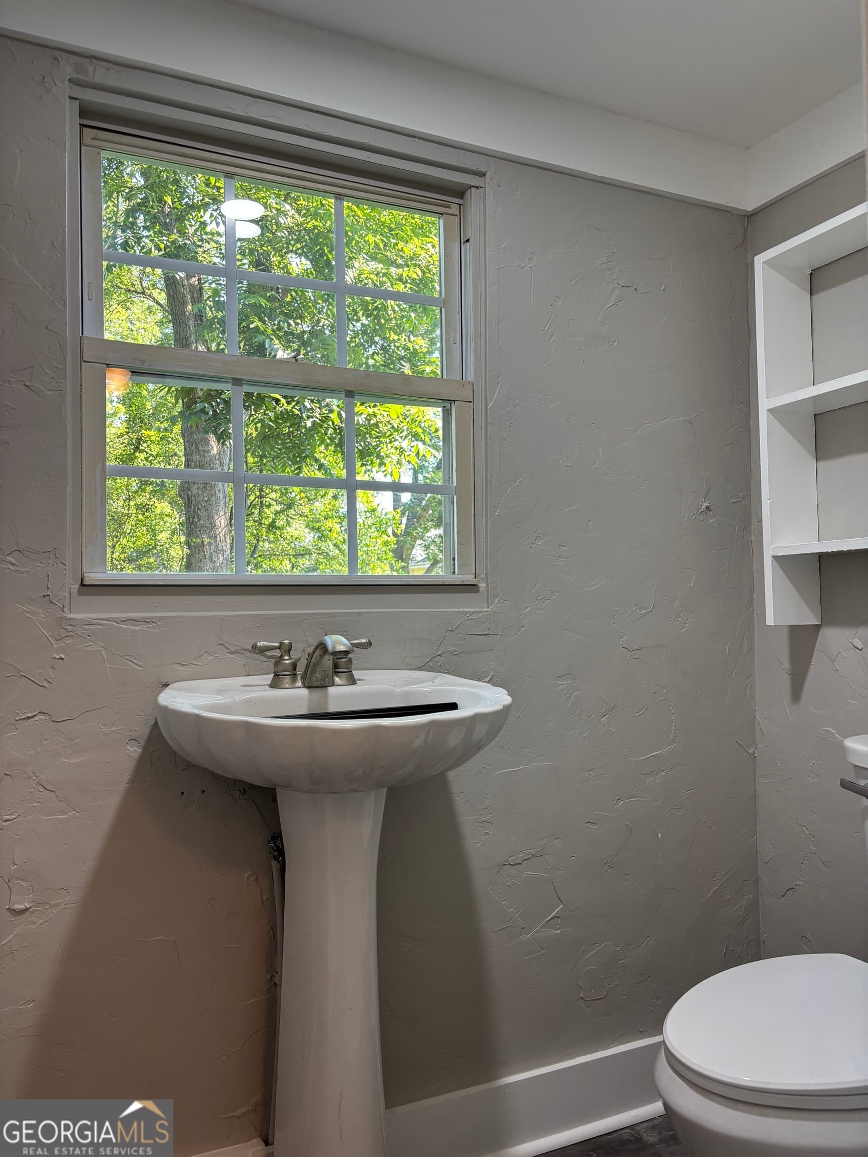 2 bedroom, 1.5 bathroom, 980 sq ft single family residence for rent at 118 1/2 Alford Street, Lagrange, GA 30240 for $1,250 a month — photo 6