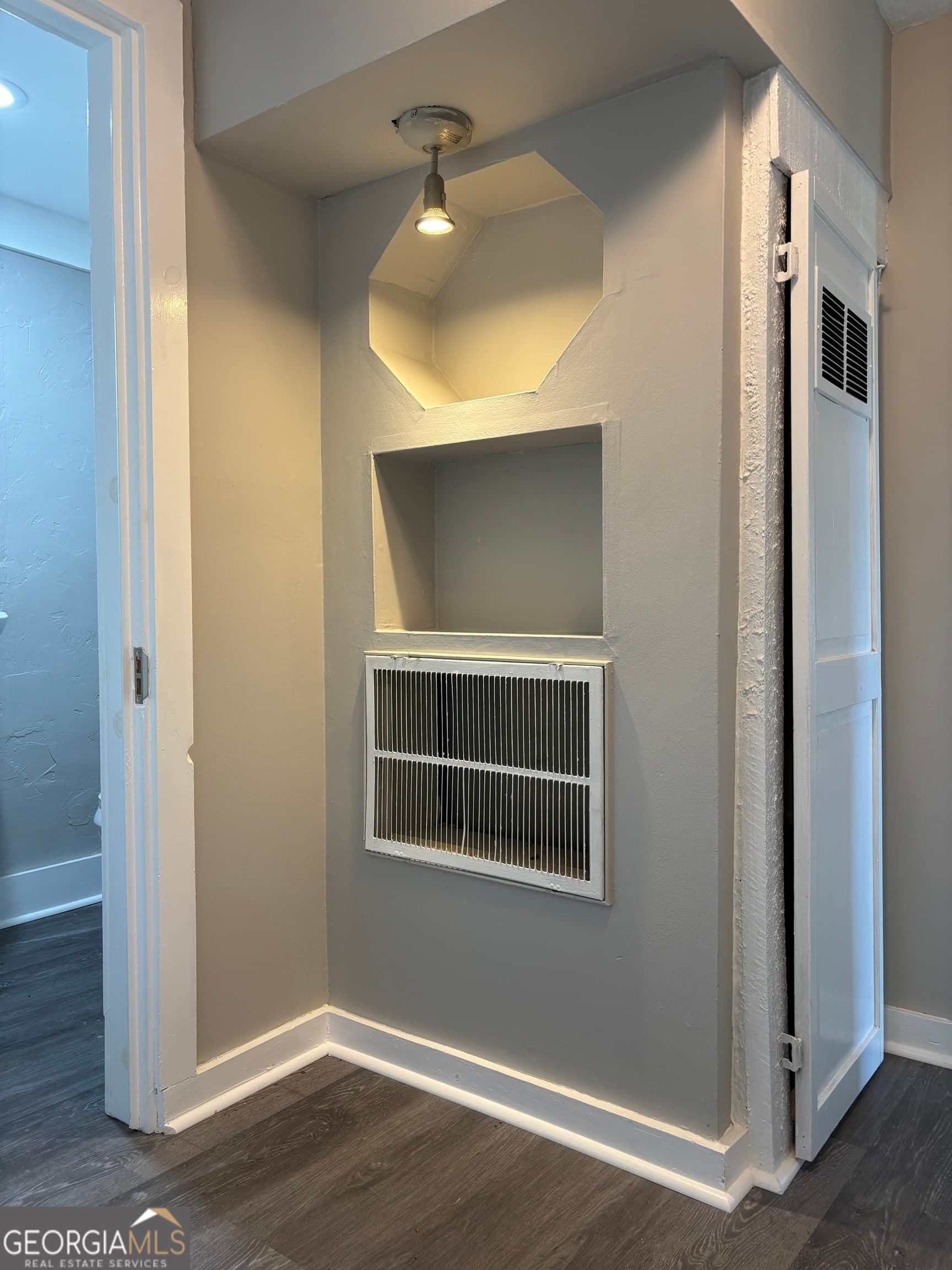 2 bedroom, 1.5 bathroom, 980 sq ft single family residence for rent at 118 1/2 Alford Street, Lagrange, GA 30240 for $1,250 a month — photo 5