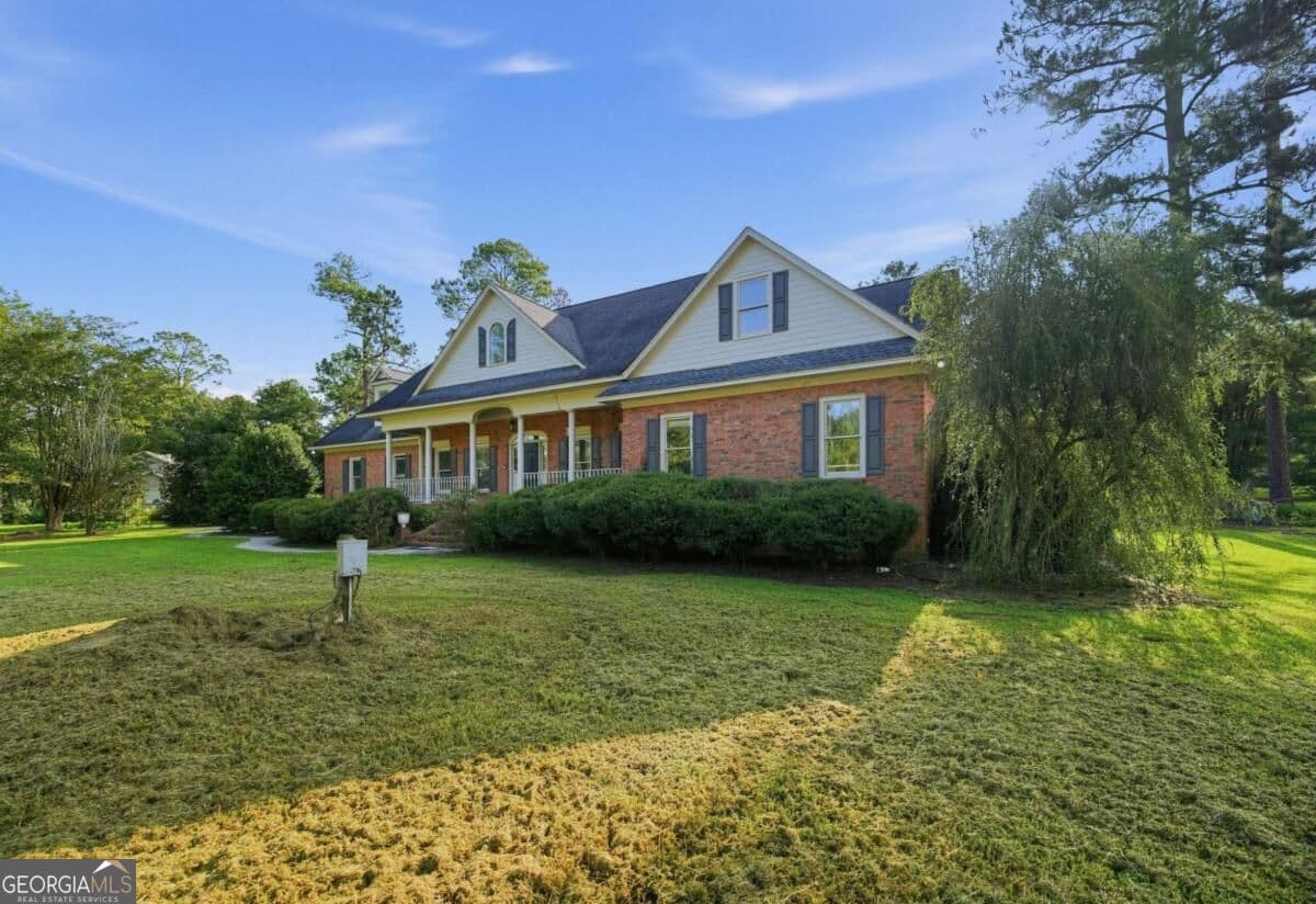 5 bedroom, 5.5 bathroom, 4,616 sq ft single family residence for sale at 603 Timberland Drive, Cordele, GA 31015 — photo 7