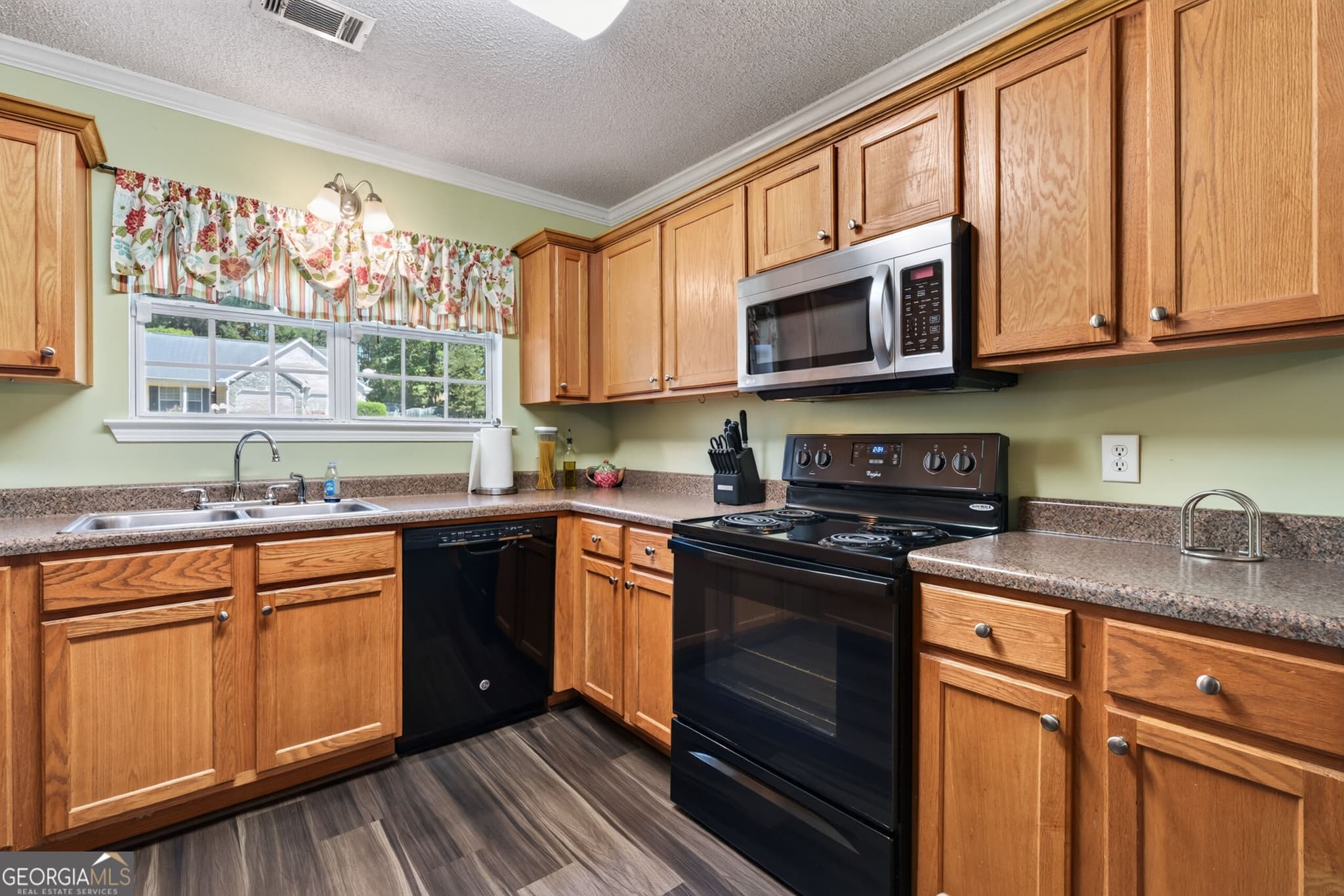 3 bedroom, 2 bathroom, 1,279 sq ft single family residence for sale at 3328 Trotters Ridge Trail, Gray, GA 31032 — photo 9