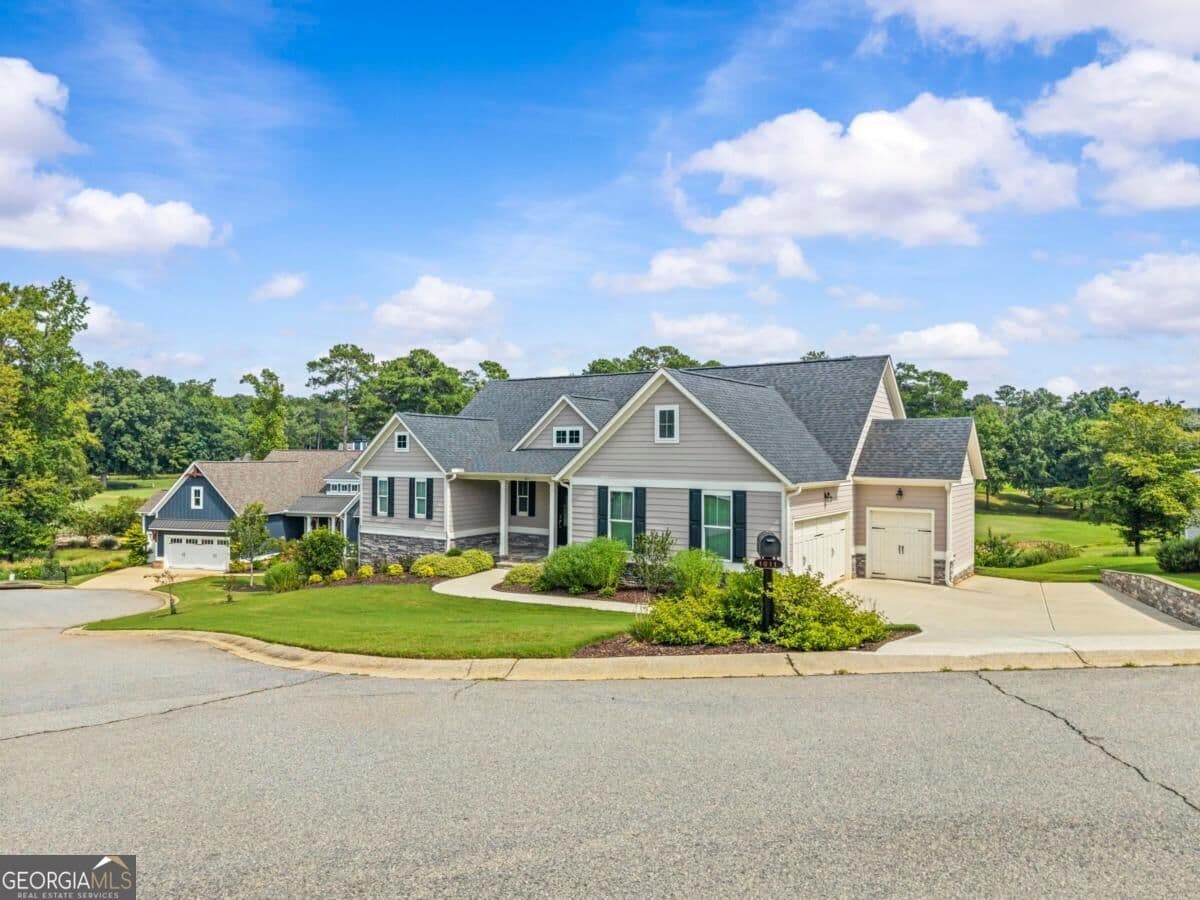 4 bedroom, 3 bathroom, 4,200 sq ft single family residence for rent at 1011 Lofter Place, Greensboro, GA 30642 for $3,800 a month — photo 3