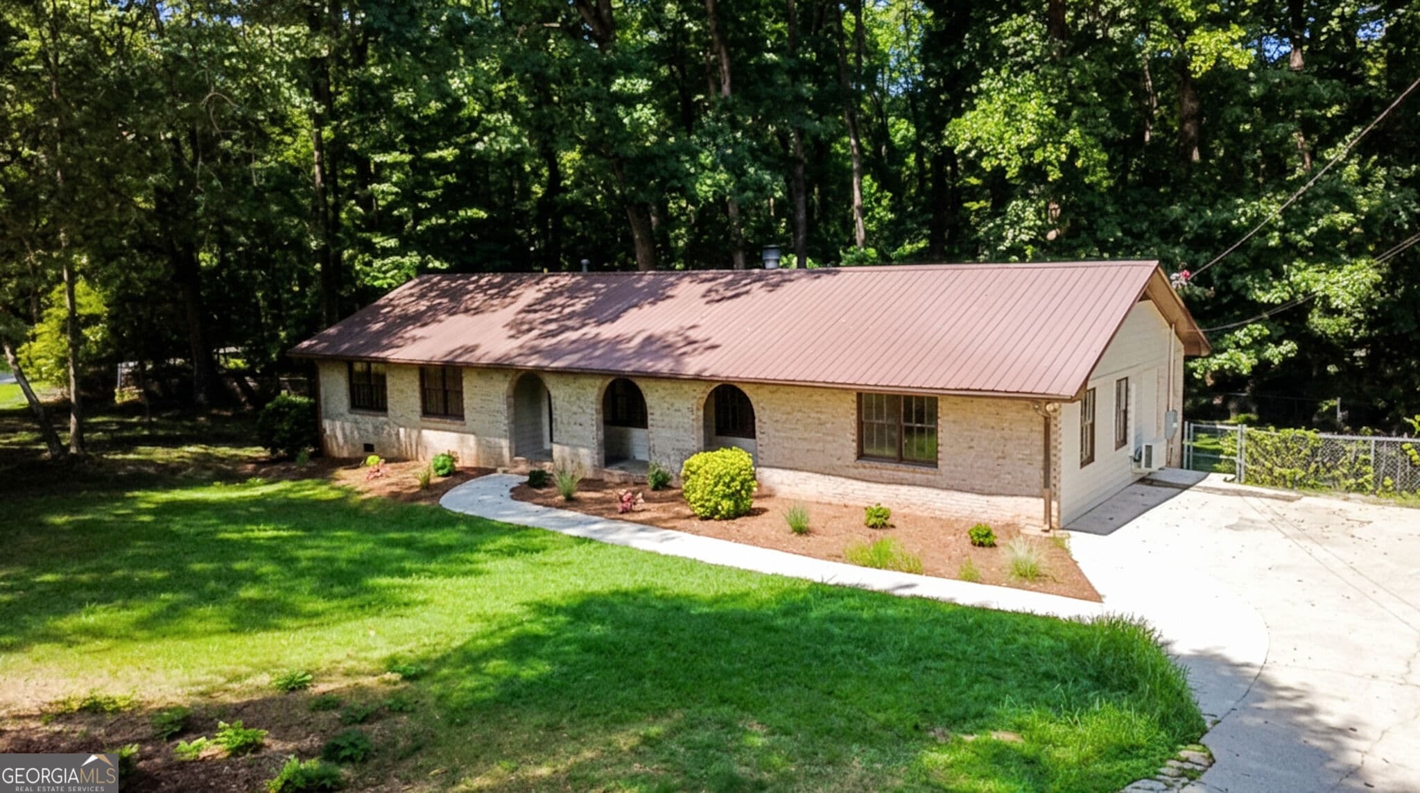 4 bedroom, 3 bathroom, 1,936 sq ft single family residence for sale at 1191 Arrowhead Road, Watkinsville, GA 30677