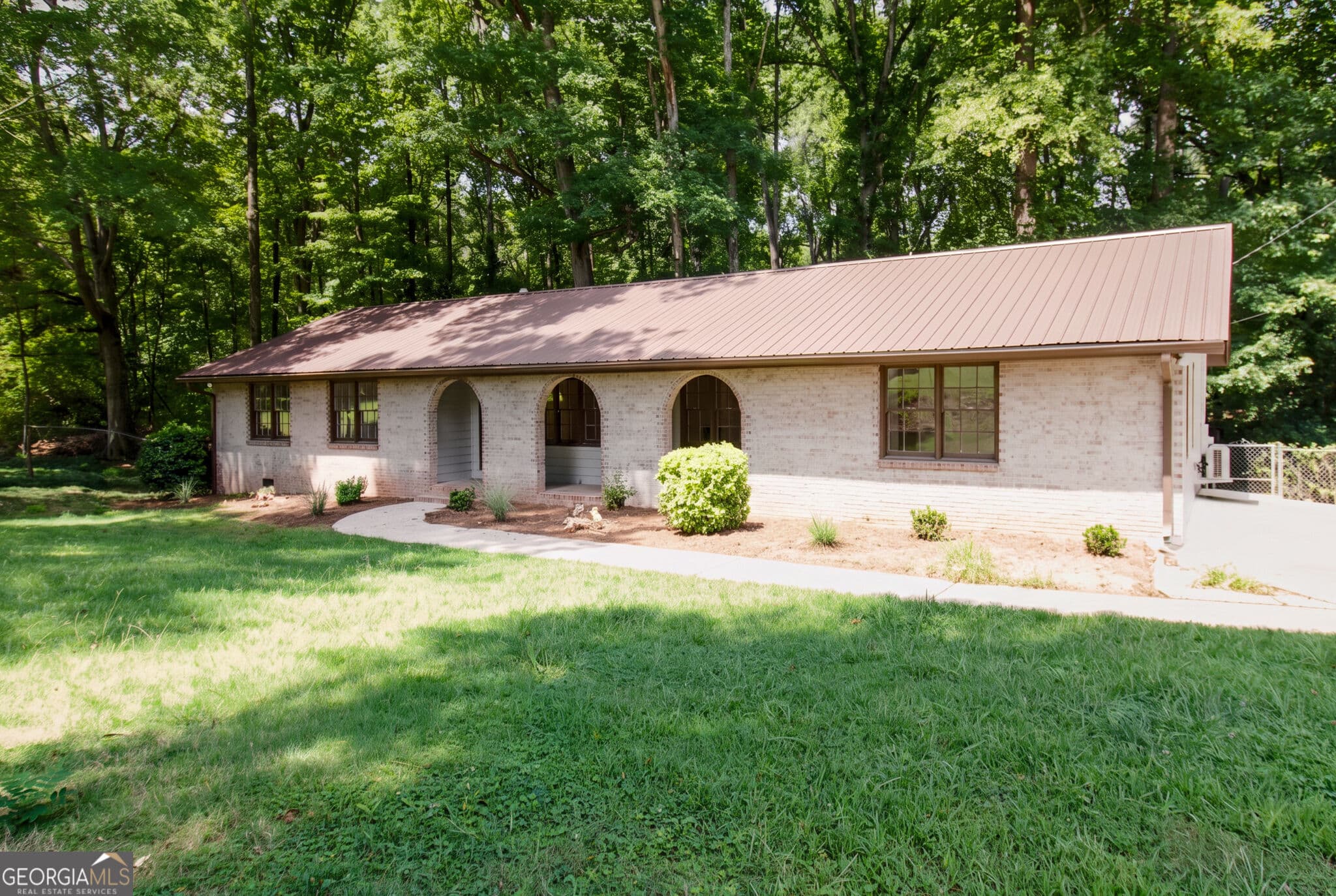 4 bedroom, 3 bathroom, 1,936 sq ft single family residence for sale at 1191 Arrowhead Road, Watkinsville, GA 30677 — photo 4