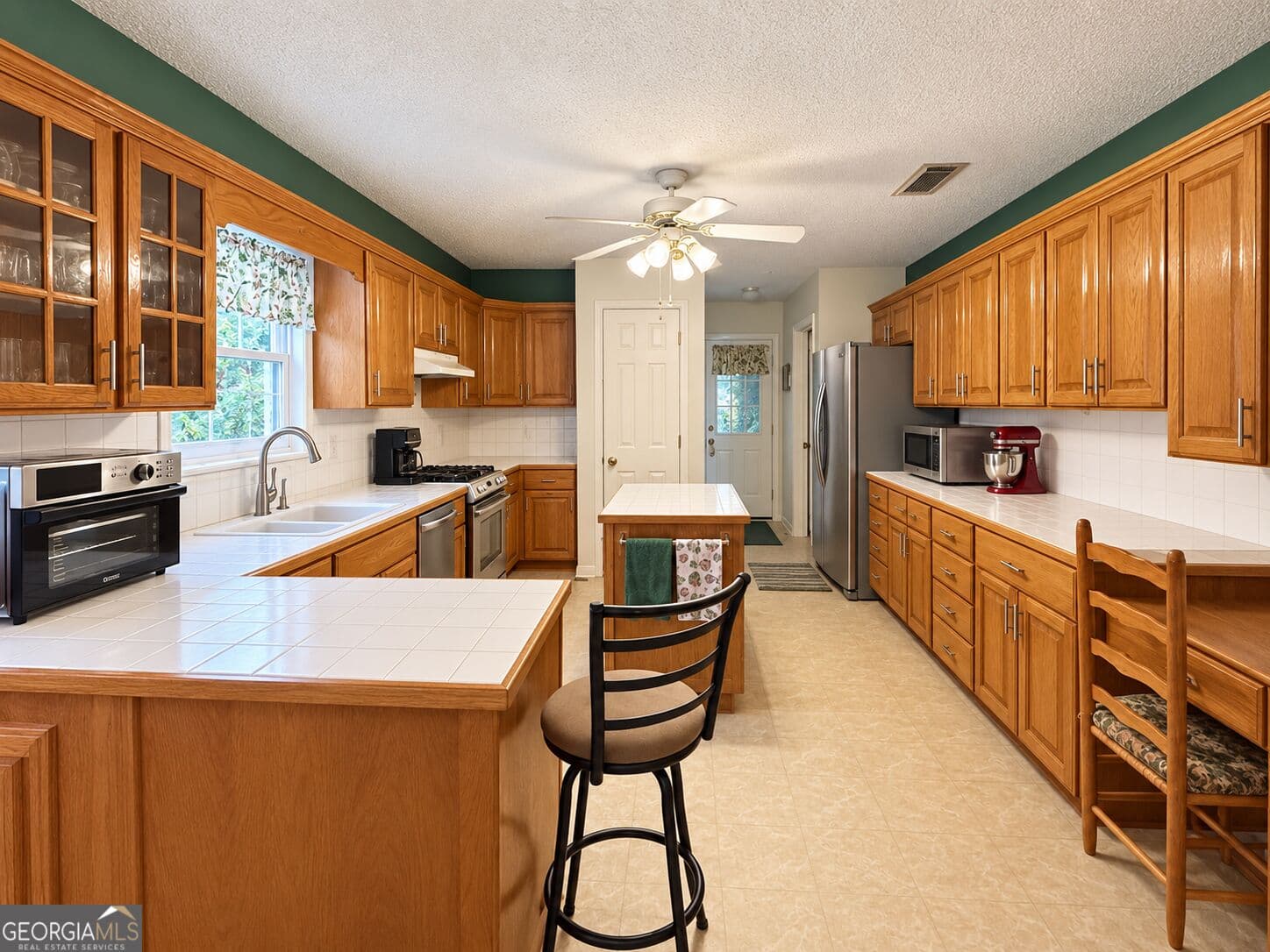 4 bedroom, 2.5 bathroom, 2,653 sq ft single family residence for sale at 207 Wellington Circle, Statesboro, GA 30458 — photo 6