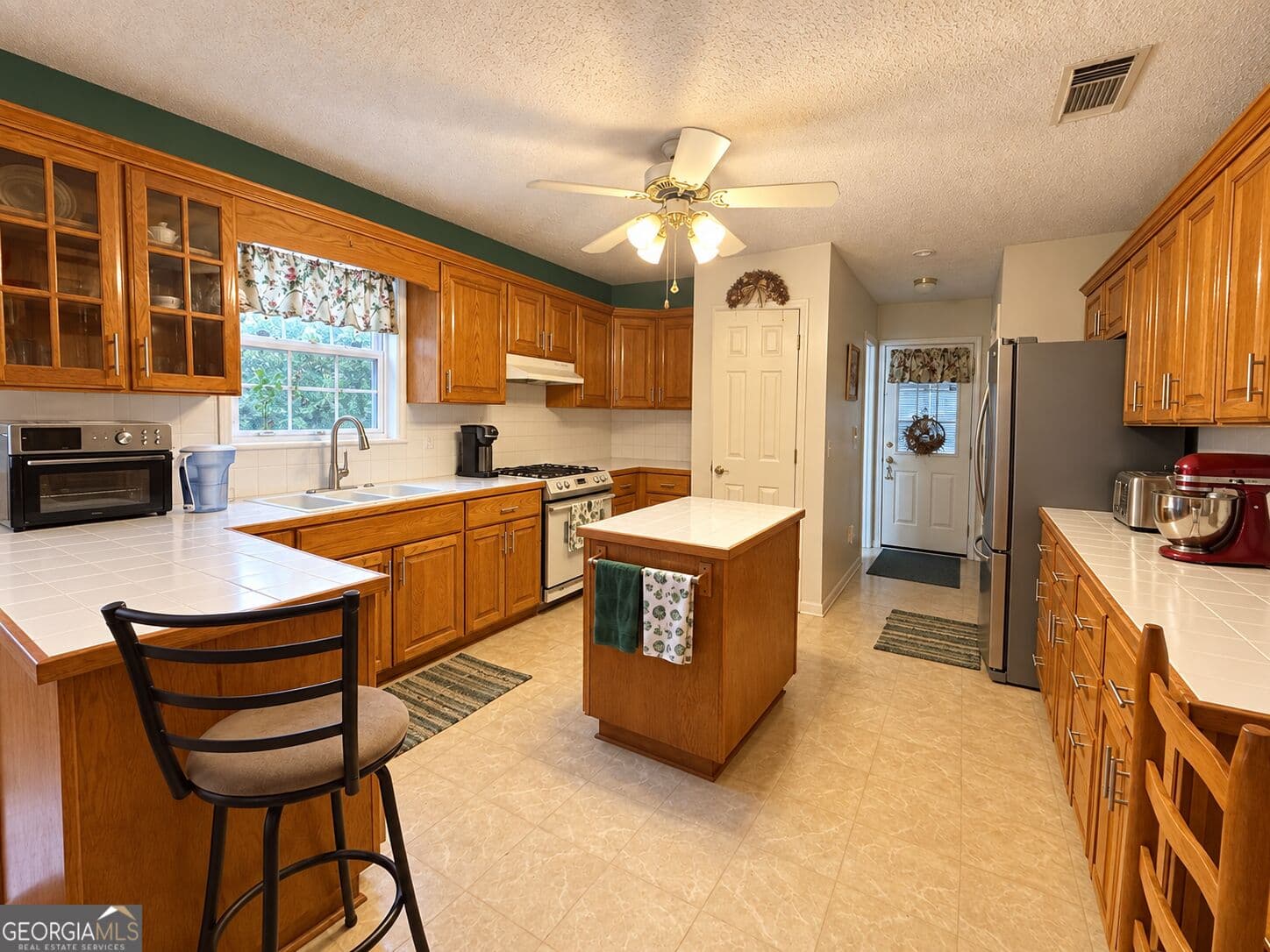 4 bedroom, 2.5 bathroom, 2,653 sq ft single family residence for sale at 207 Wellington Circle, Statesboro, GA 30458 — photo 4