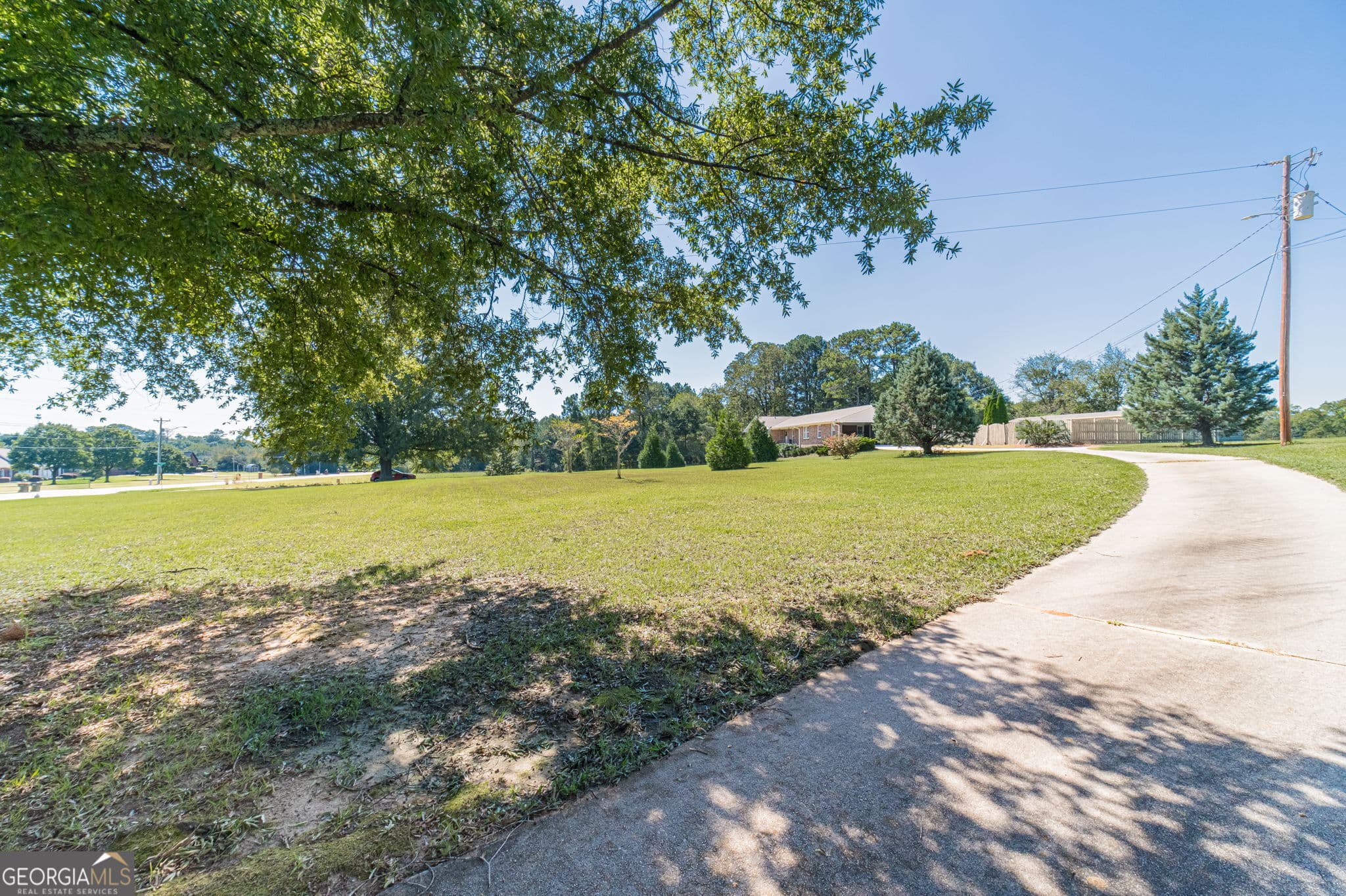 5 bedroom, 3 bathroom, 3,822 sq ft single family residence for sale at 2970 N Sharon Church Road, Loganville, GA 30052 — photo 6