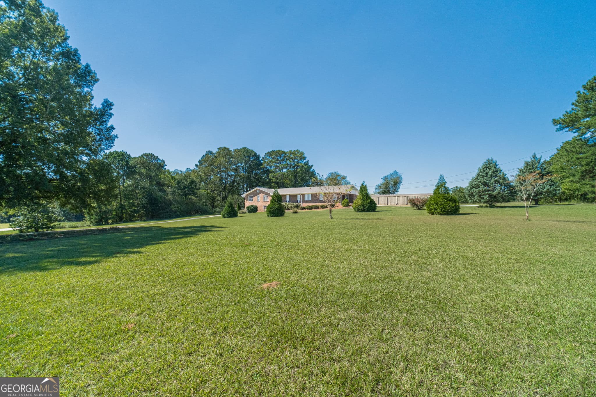 5 bedroom, 3 bathroom, 3,822 sq ft single family residence for sale at 2970 N Sharon Church Road, Loganville, GA 30052 — photo 5