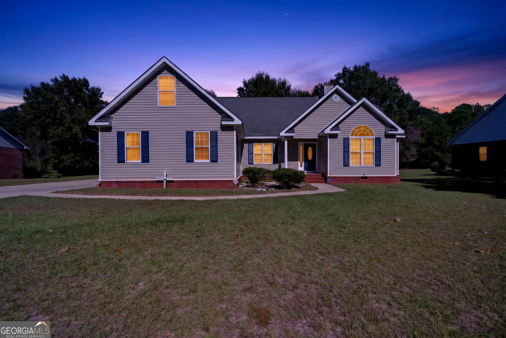 3 bedroom, 2 bathroom, 1,960 sq ft single family residence for sale at 129 Hidden Creek Circle, Lizella, GA 31052 — photo 2