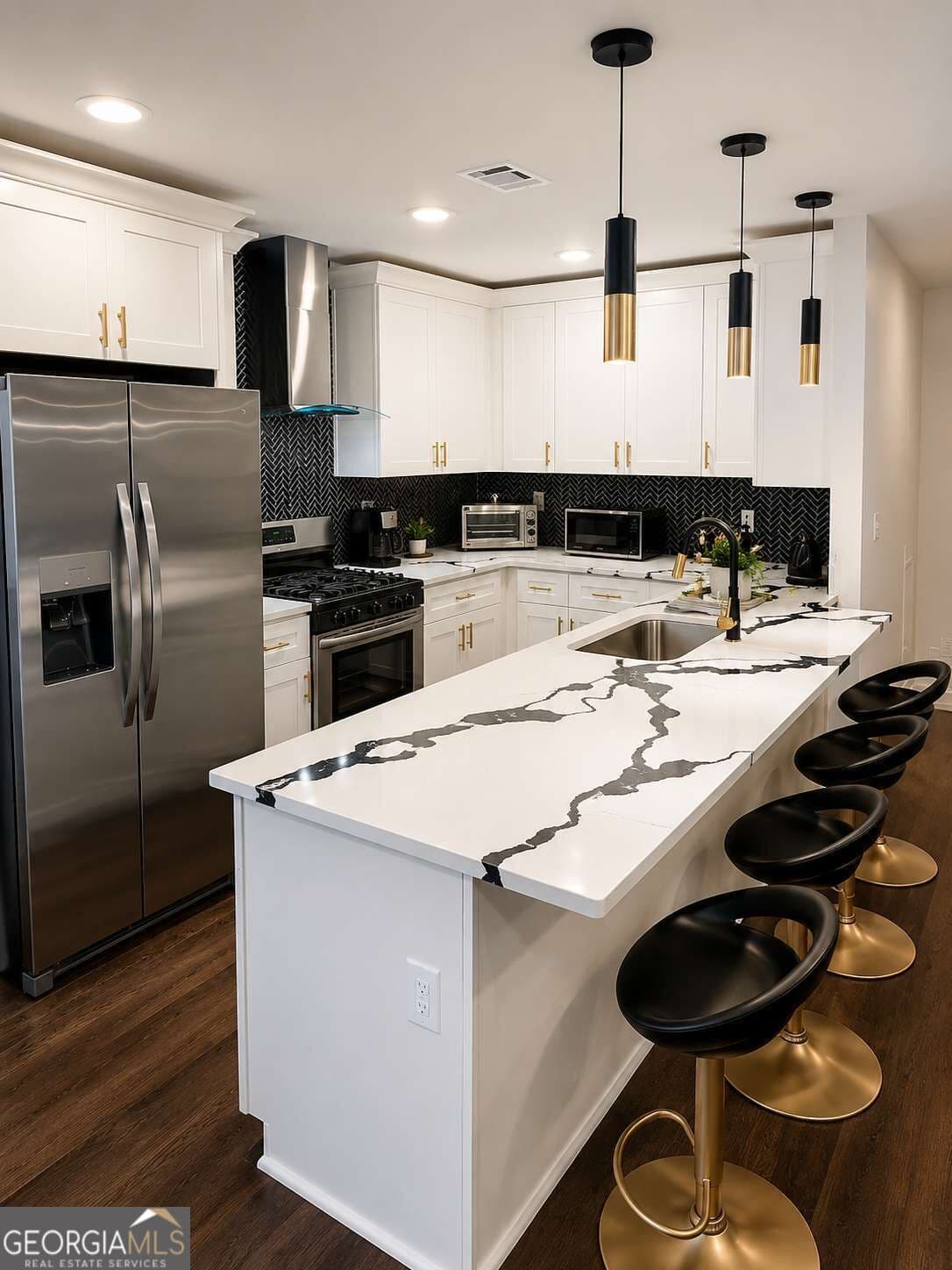 3 bedroom, 2 bathroom, 1,239 sq ft single family residence for sale at 1654 Hadlock Street, Atlanta, GA 30311 — photo 5
