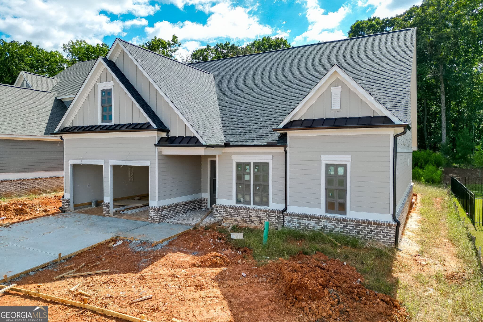 4 bedroom, 3.5 bathroom, 2,549 sq ft single family residence for sale at 409 Lake Vista Drive, Statham, GA 30666 — photo 2