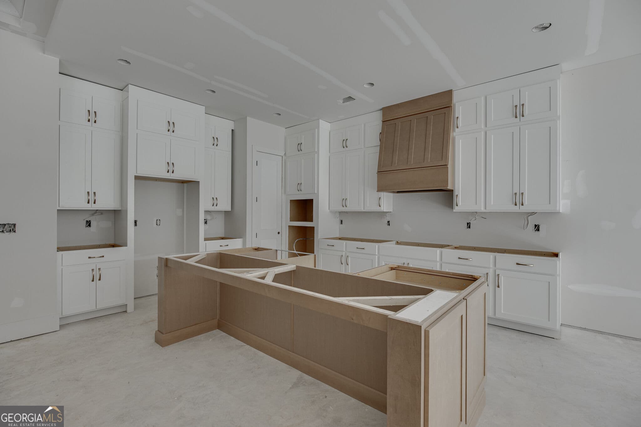4 bedroom, 3.5 bathroom, 2,549 sq ft single family residence for sale at 409 Lake Vista Drive, Statham, GA 30666 — photo 9