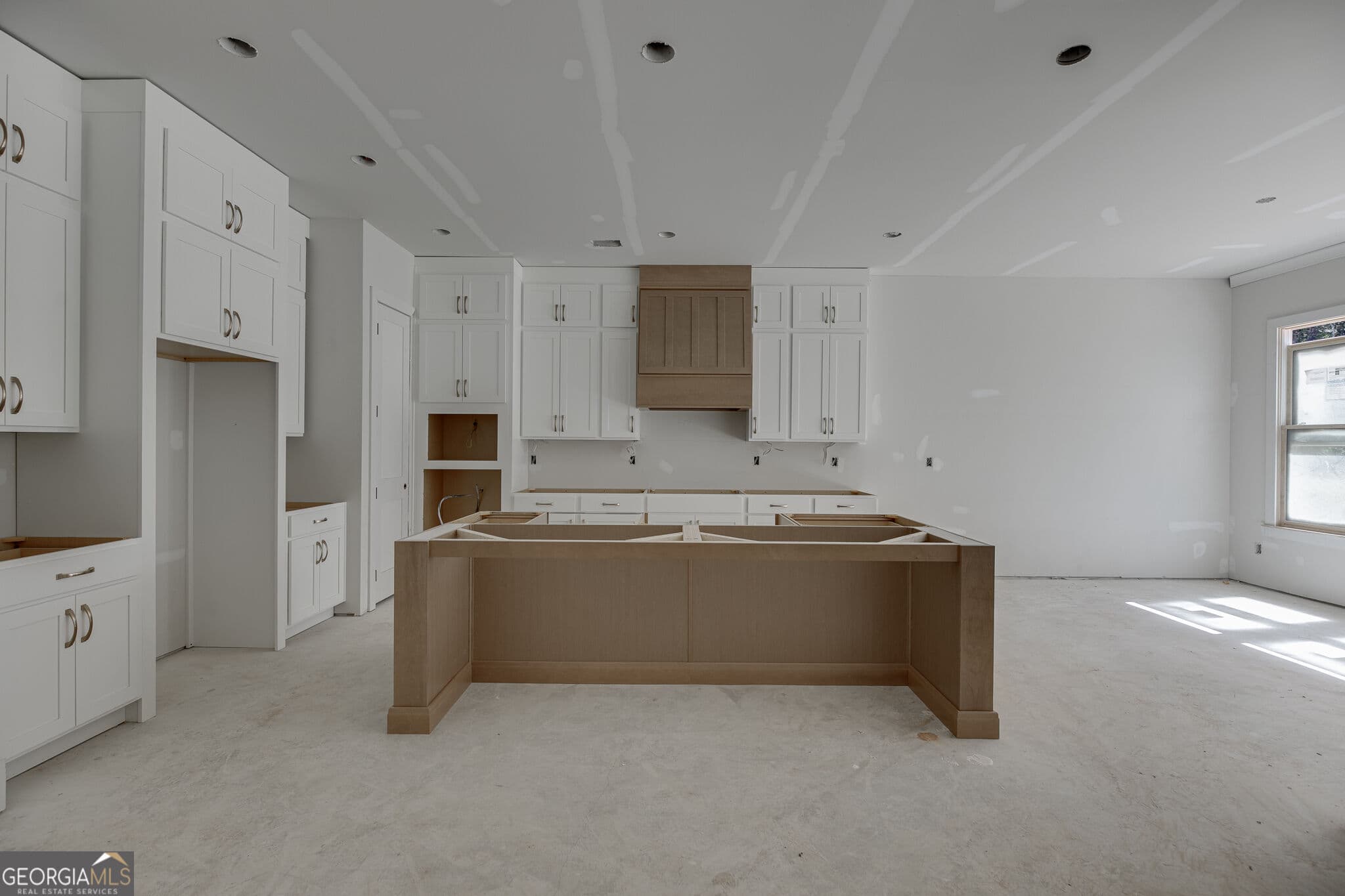 4 bedroom, 3.5 bathroom, 2,549 sq ft single family residence for sale at 409 Lake Vista Drive, Statham, GA 30666 — photo 8