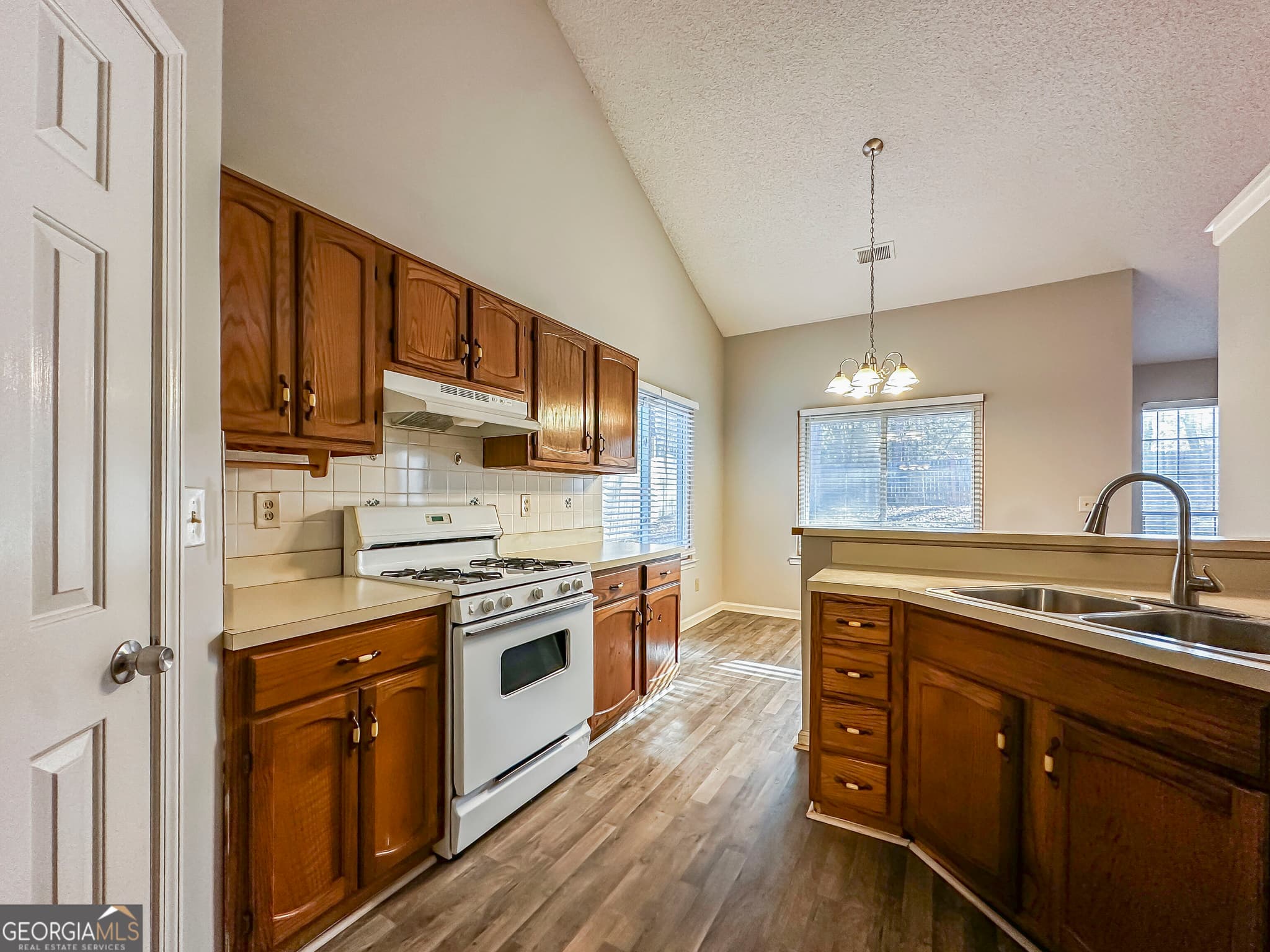 3 bedroom, 2.5 bathroom, 5,816 sq ft single family residence for rent at 5724 Rex Mill Creek, Rex, GA 30273 for $1,925 a month — photo 5