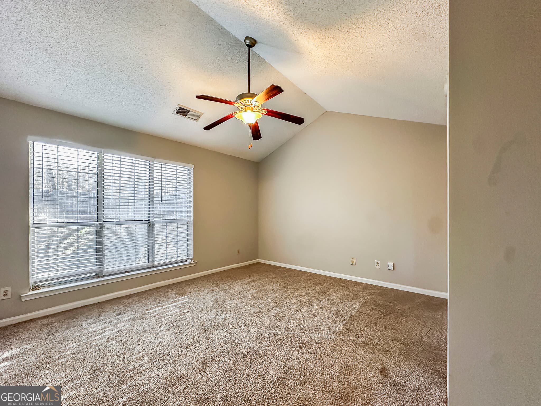 3 bedroom, 2.5 bathroom, 5,816 sq ft single family residence for rent at 5724 Rex Mill Creek, Rex, GA 30273 for $1,925 a month — photo 8