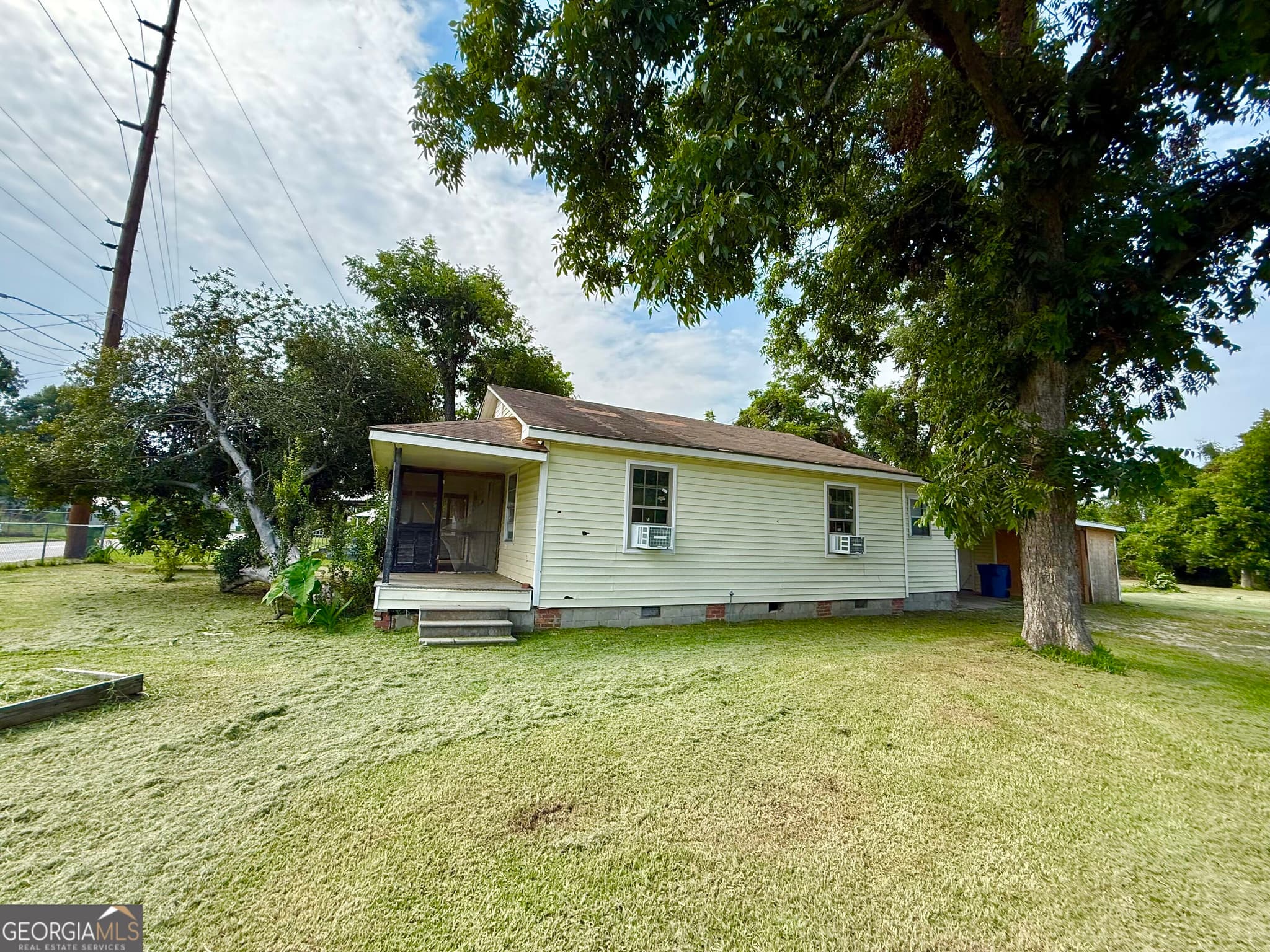 2 bedroom, 1 bathroom, 728 sq ft single family residence under contract at 31 Currie Street, Hazlehurst, GA 31539 — photo 6