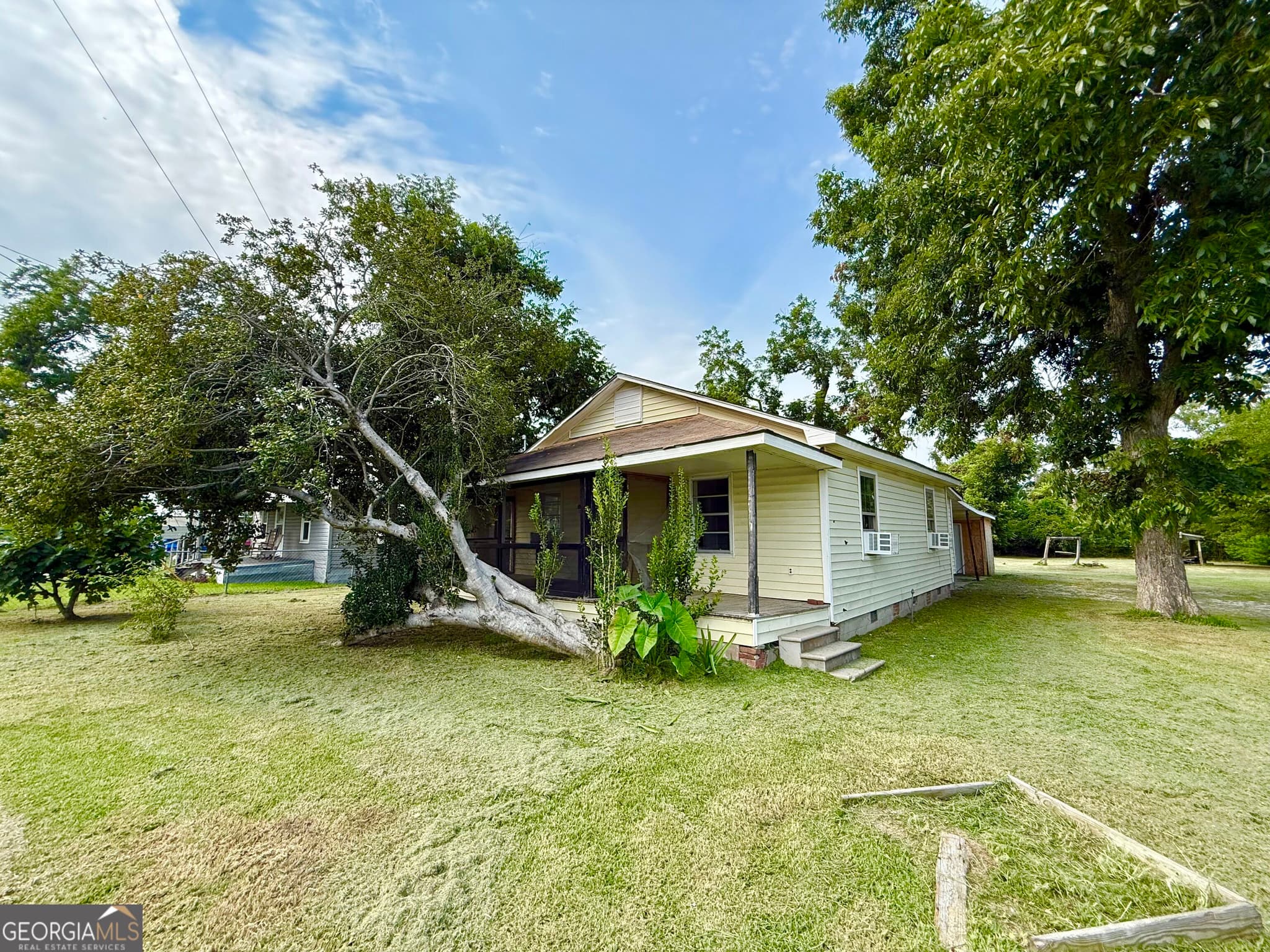 2 bedroom, 1 bathroom, 728 sq ft single family residence under contract at 31 Currie Street, Hazlehurst, GA 31539 — photo 7