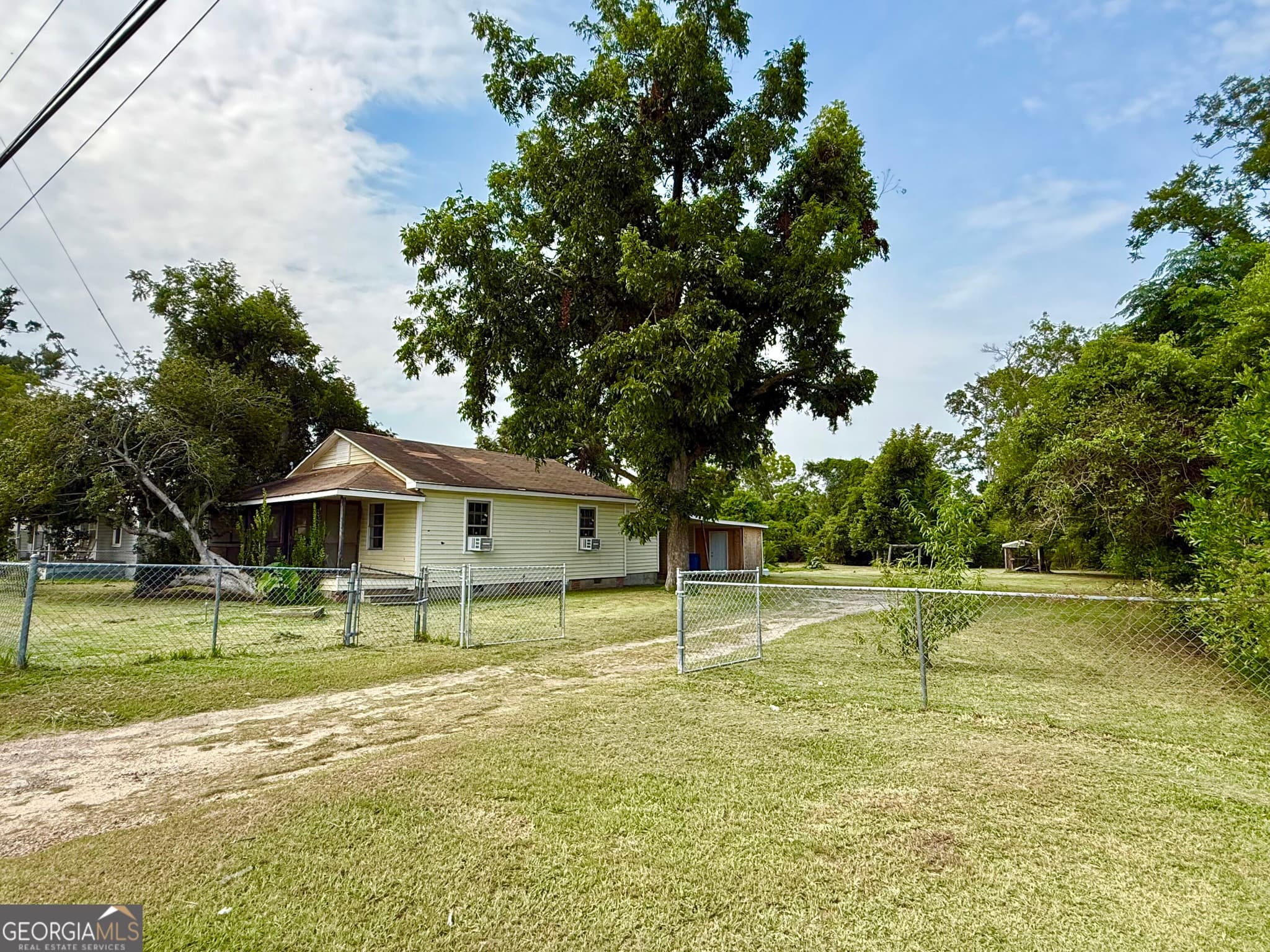 2 bedroom, 1 bathroom, 728 sq ft single family residence under contract at 31 Currie Street, Hazlehurst, GA 31539 — photo 4