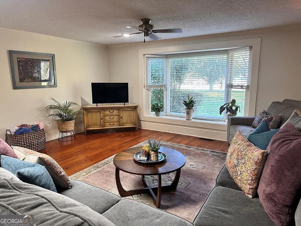 3 bedroom, 2 bathroom, 1,956 sq ft single family residence for sale at 172 Us Highway 19, Americus, GA 31719 — photo 4