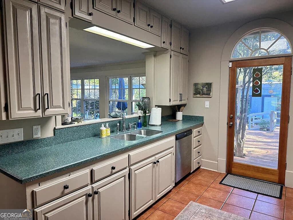 3 bedroom, 2 bathroom, 1,956 sq ft single family residence for sale at 172 Us Highway 19, Americus, GA 31719 — photo 8