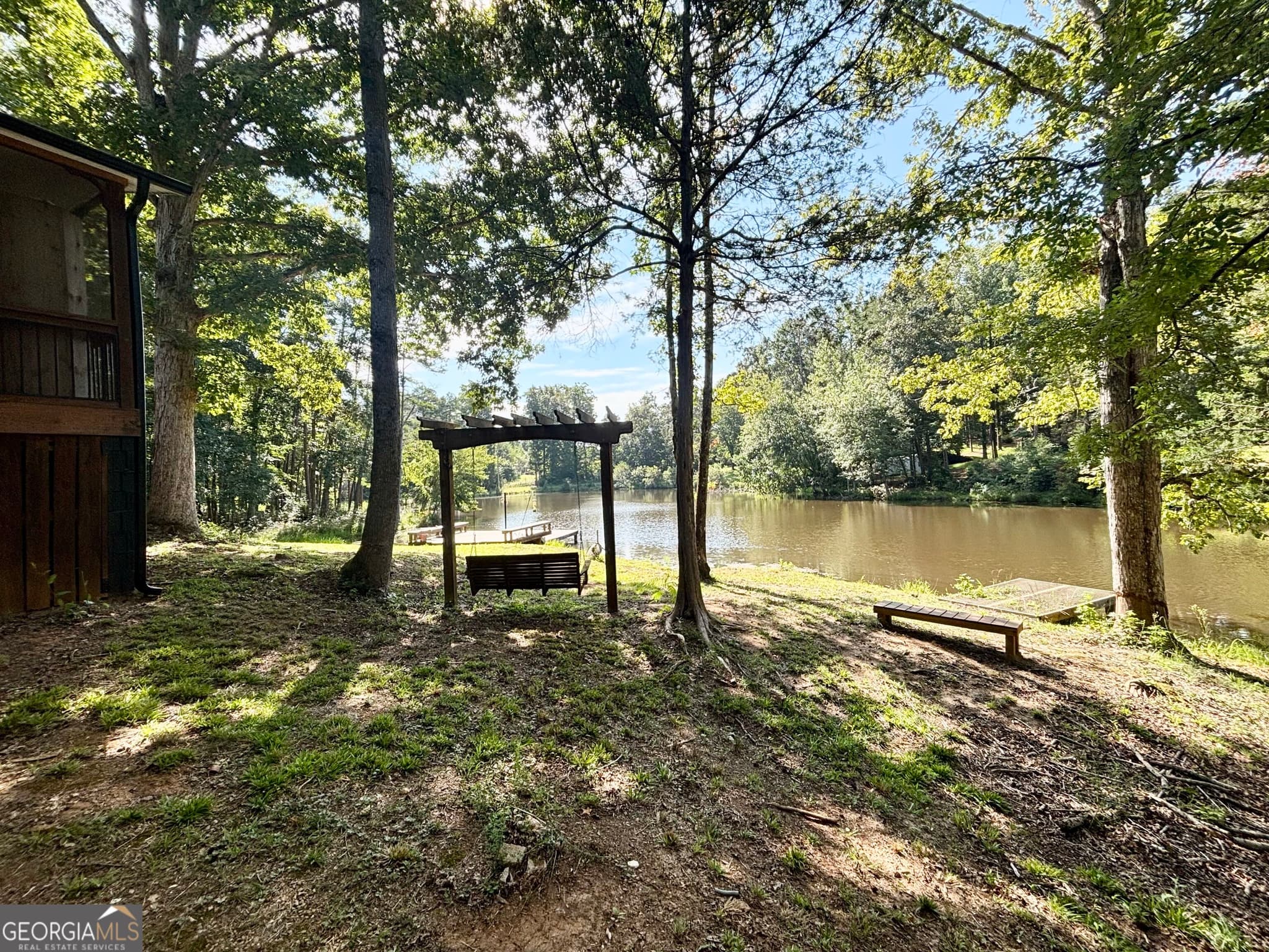 2 bedroom, 2 bathroom, 1,500 sq ft cabin,single family residence for sale at 557 Benttree Circle, Toccoa, GA 30577 — photo 6