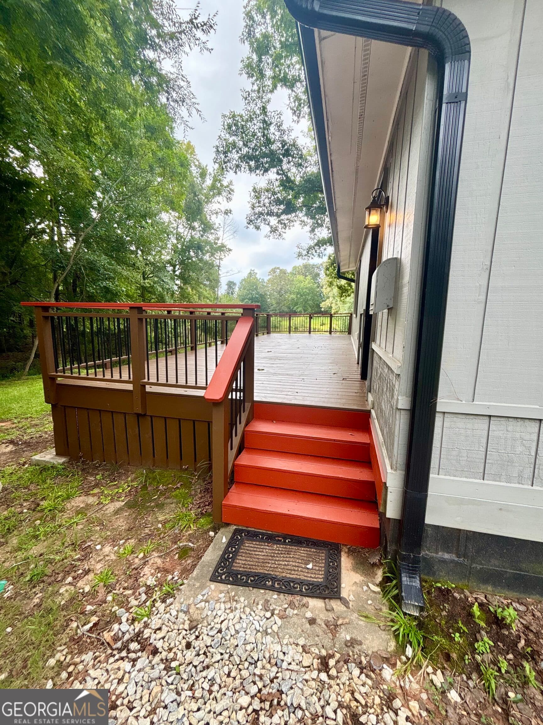 2 bedroom, 2 bathroom, 1,500 sq ft cabin,single family residence for sale at 557 Benttree Circle, Toccoa, GA 30577 — photo 7