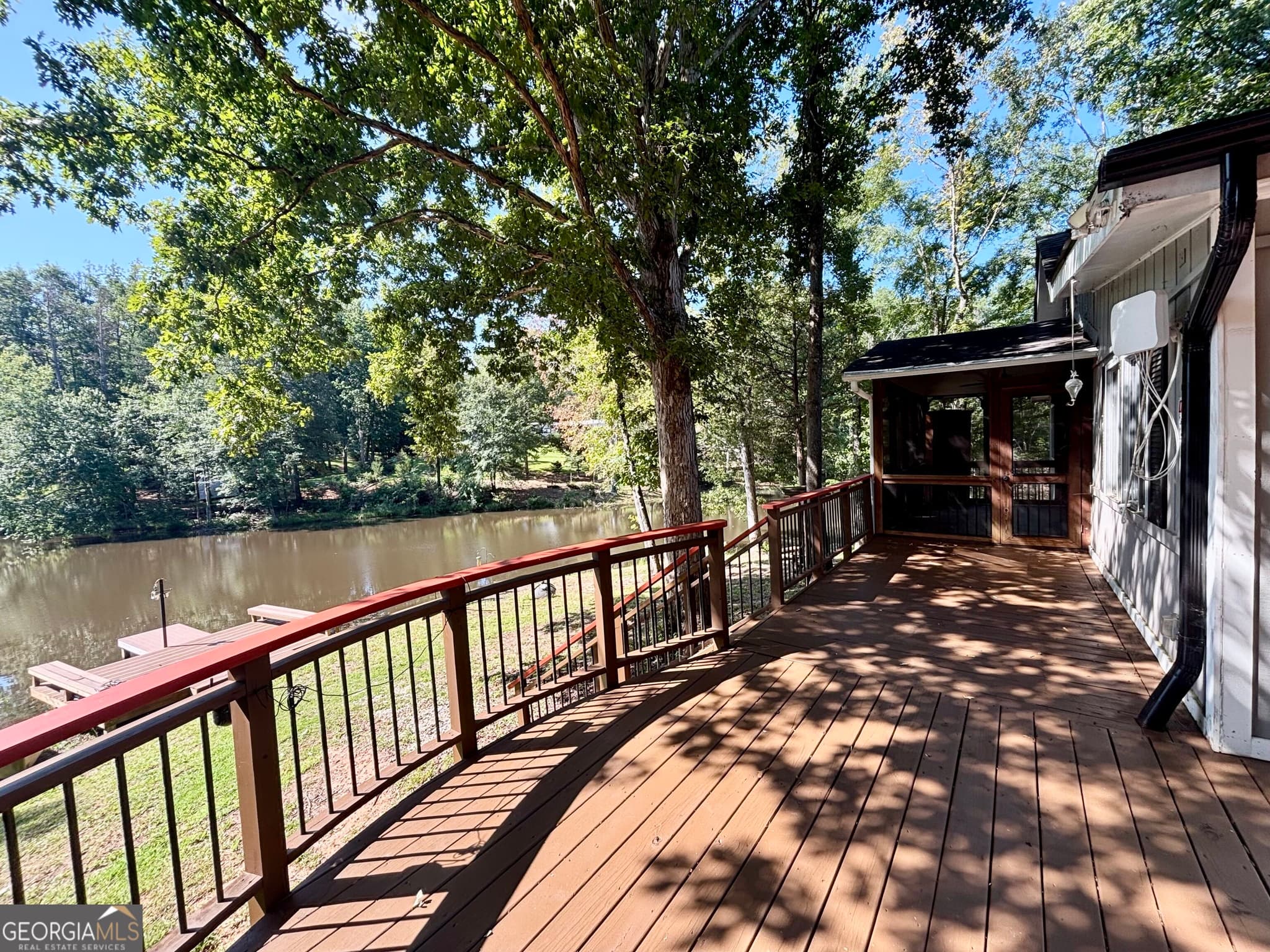 2 bedroom, 2 bathroom, 1,500 sq ft cabin,single family residence for sale at 557 Benttree Circle, Toccoa, GA 30577 — photo 9