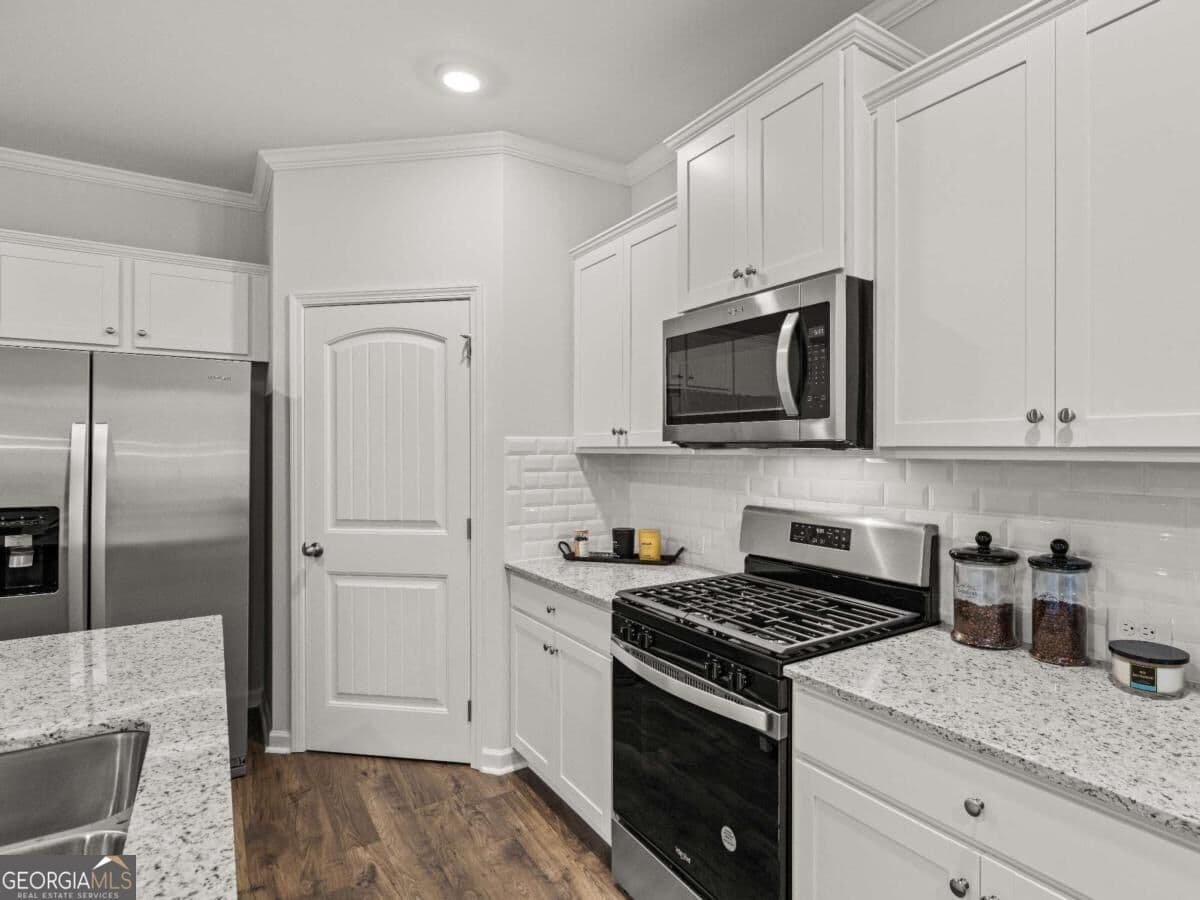 3 bedroom, 2.5 bathroom, 2,125 sq ft townhouse for sale at 4806 Guava Trace, Acworth, GA 30101 — photo 8