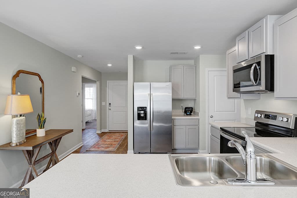 3 bedroom, 2 bathroom, 1,343 sq ft single family residence for sale at 131 Hollingsworth Loop, Statesboro, GA 30461 — photo 7