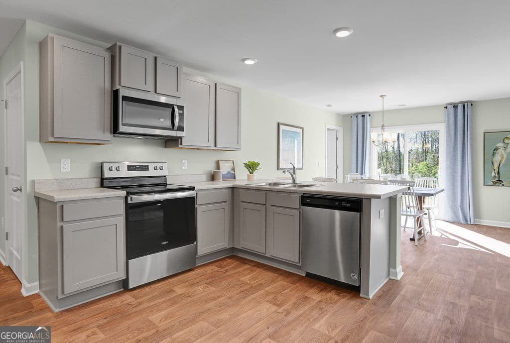 3 bedroom, 2 bathroom, 1,343 sq ft single family residence for sale at 131 Hollingsworth Loop, Statesboro, GA 30461 — photo 5