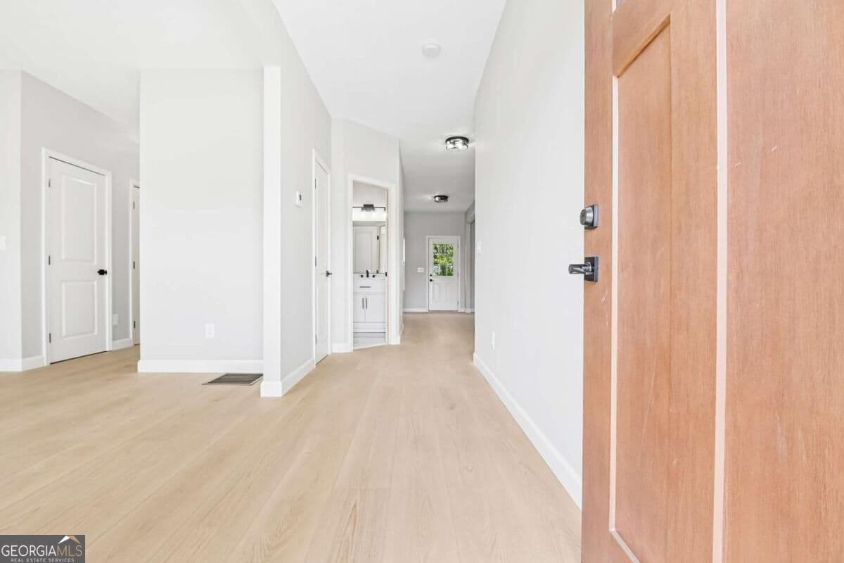 4 bedroom, 3.5 bathroom single family residence for rent at 78 Crescent Commons, Dallas, GA 30157 for $2,490 a month — photo 6