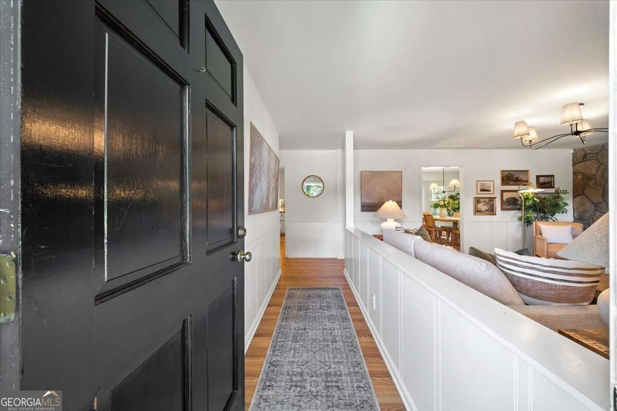3 bedroom, 2 bathroom, 1,465 sq ft single family residence for sale at 404 Hill Crest Court, Woodstock, GA 30188 — photo 7